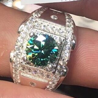 Kim cương moissanite