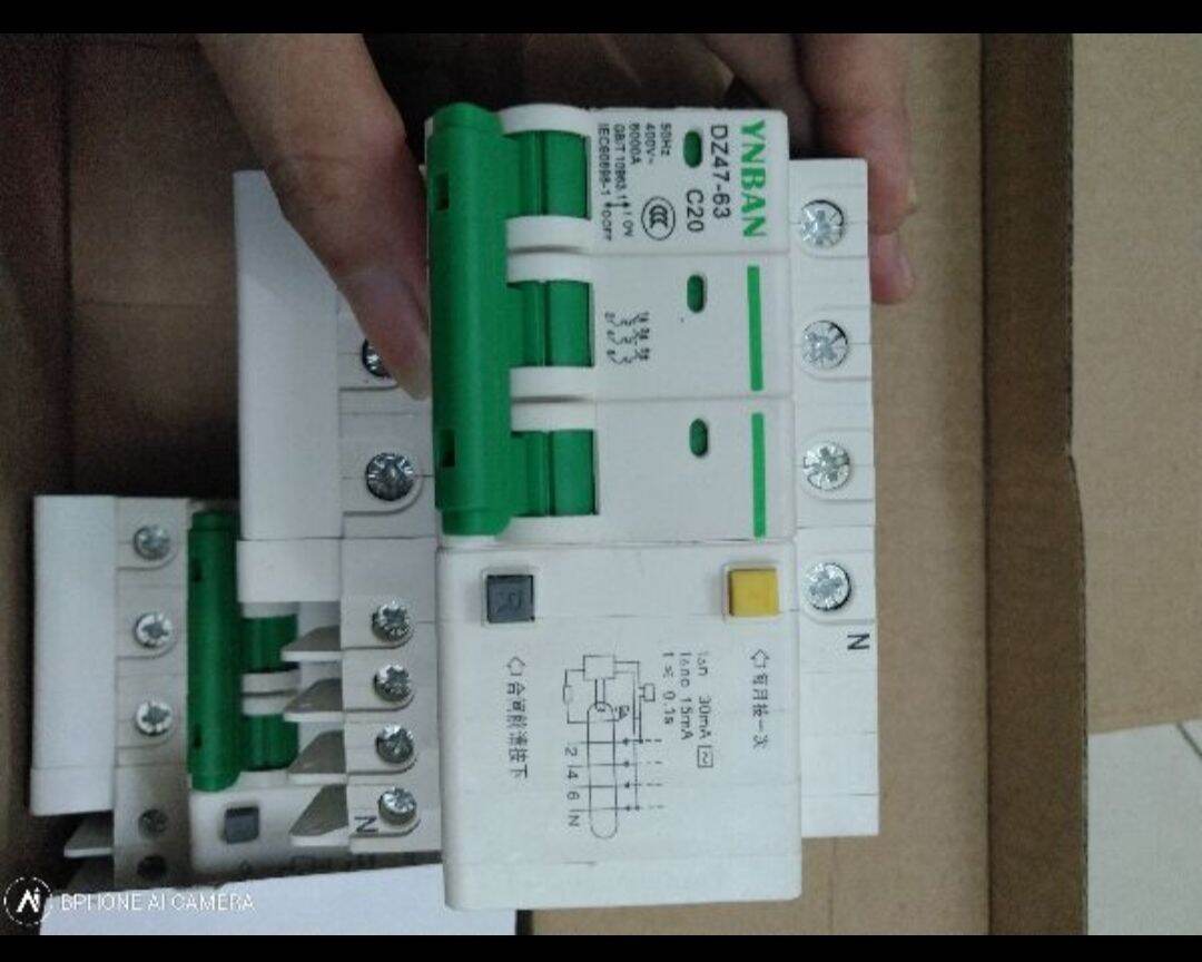 ( HÀNG CHẤT LƯỢNG) Aptomat DZ63 Chống Giật 3 Pha 4 Dây C63A