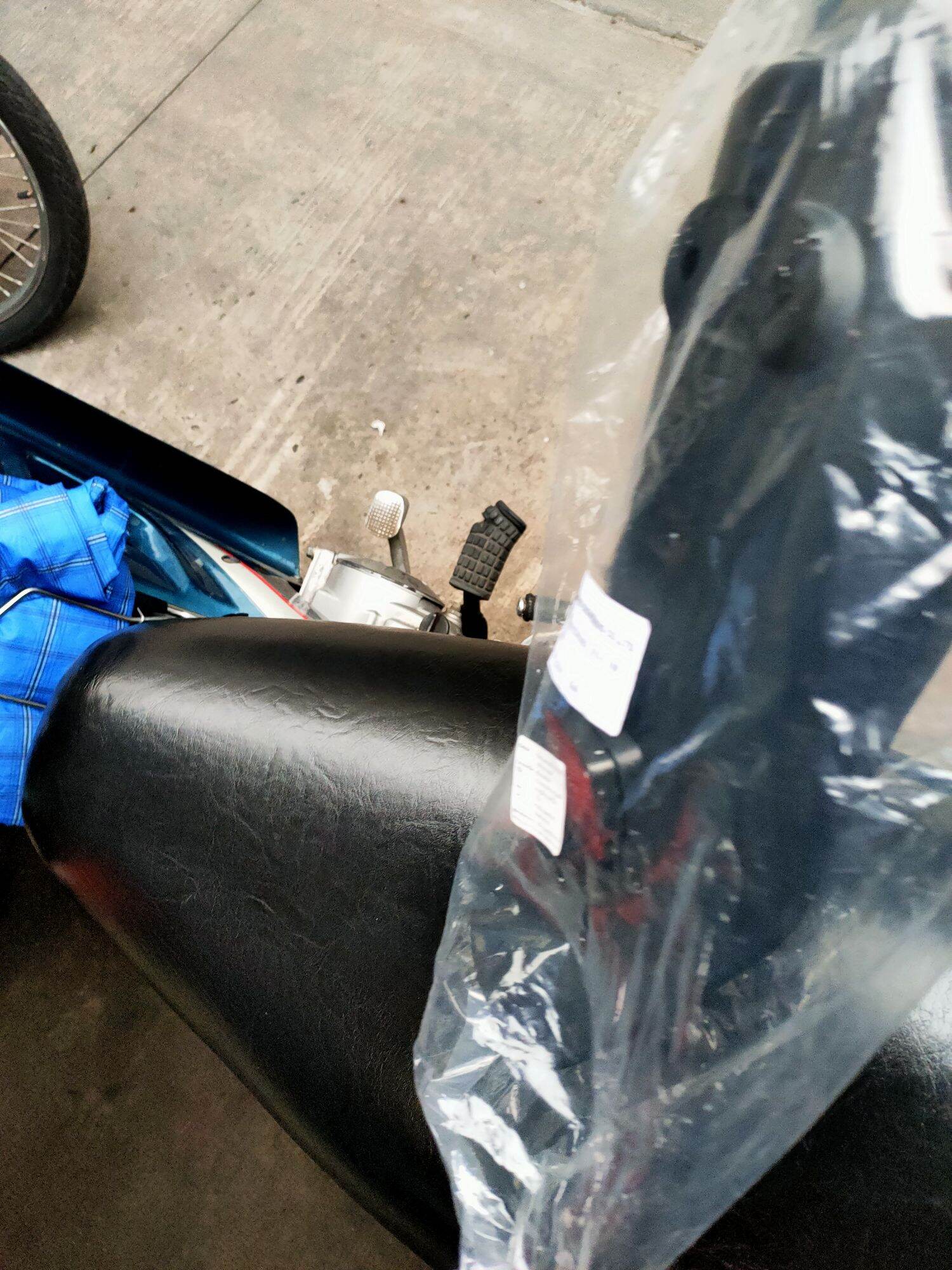Đuôi dè bắt biển số Honda Dream Lùn (Đời có phản quang sau)