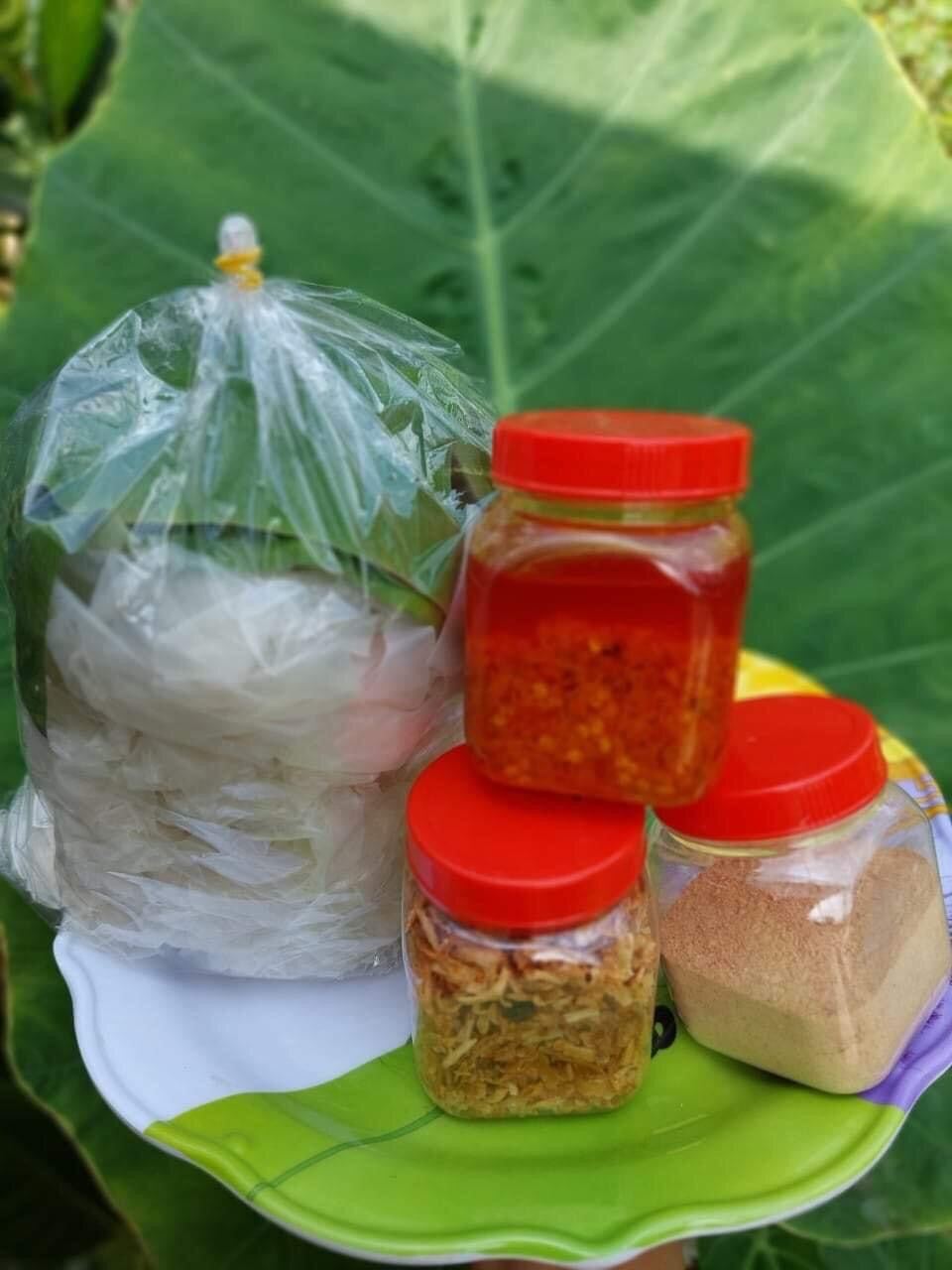 Combo 500g bánh tráng rìa phơi sương +muối nhuyễn+ hành phi+ sa tế.Tặng tắc