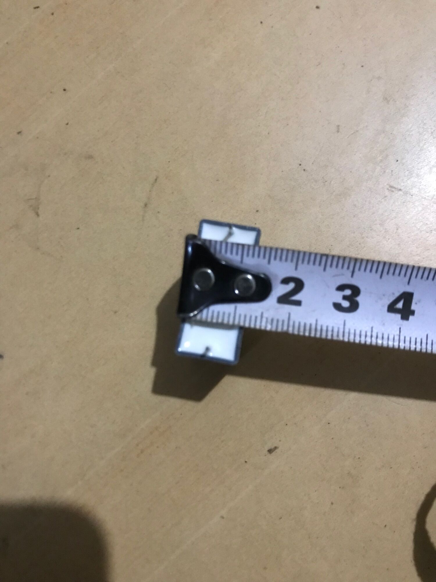 50 Tụ điện 105 k (tương đương 1 uf )