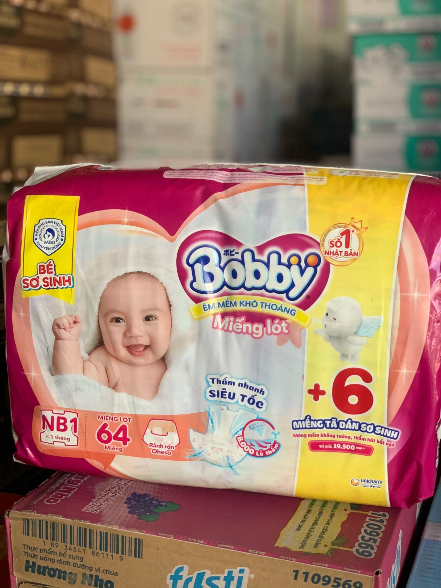 Miếng lót sơ sinh Bobby Newborn 1 64 miếng+ 6 miếng