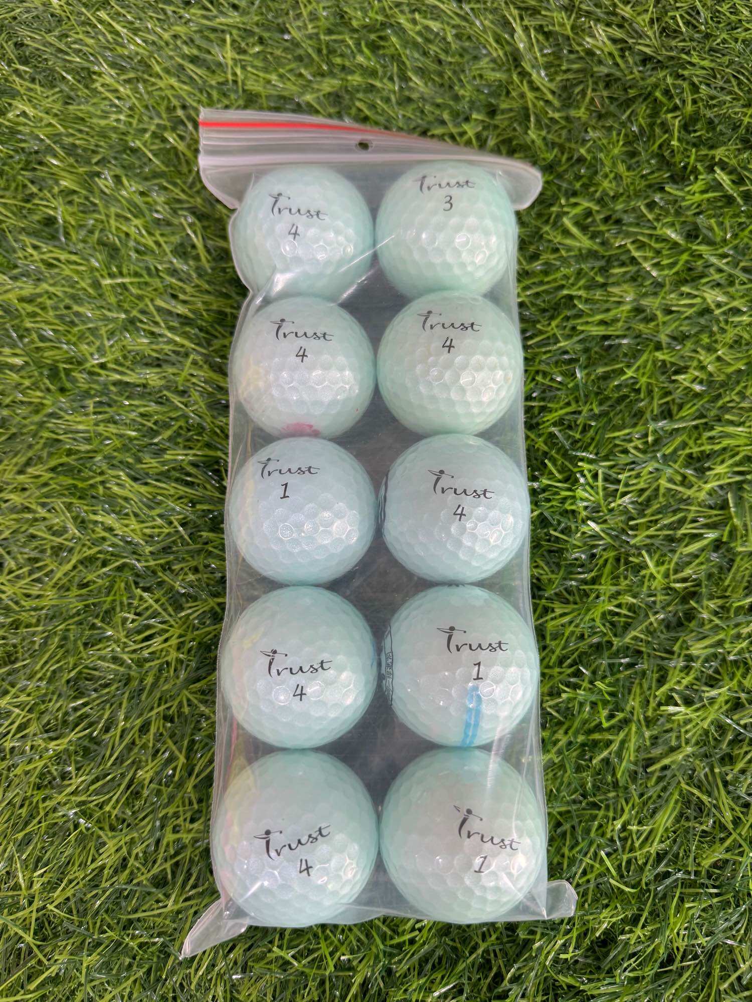 Bóng golf Trust màu độ mới trên 95% (10quả)