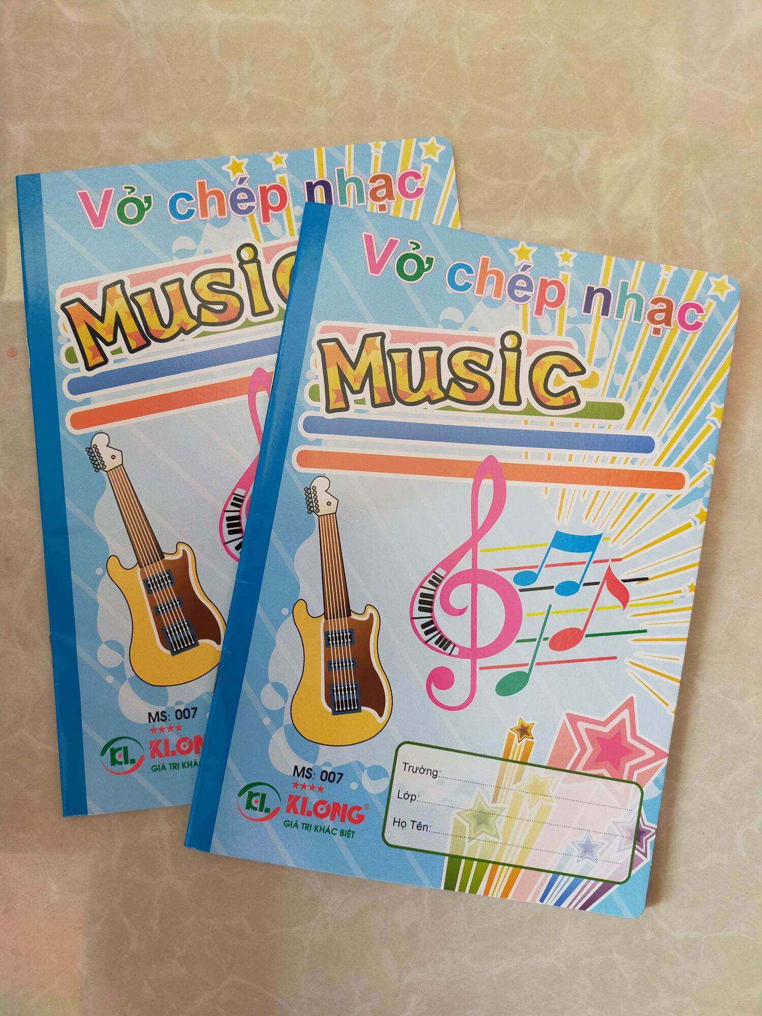1Quyển   Vở   Chép   Nhạc