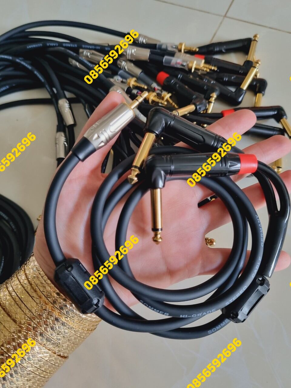Dây tín hiệu jack 3.5mm ra 2 jack 6mm cong