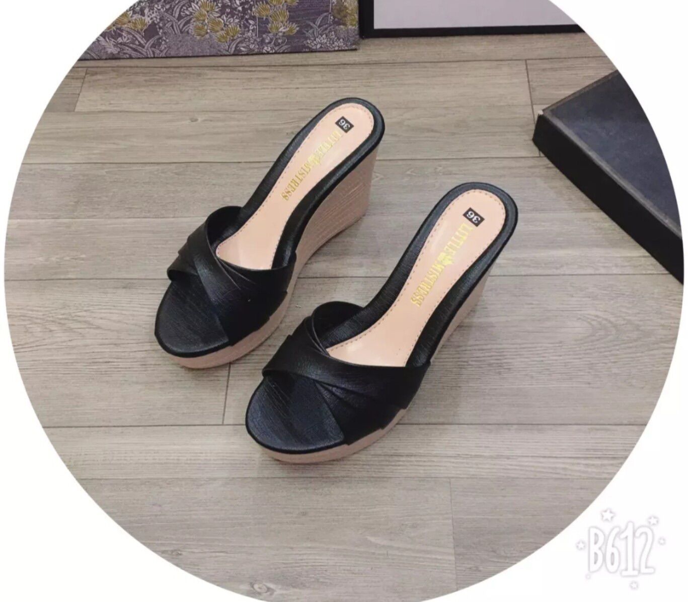 Dép xuồng đế đúc quai đắp chéo cao 9p
