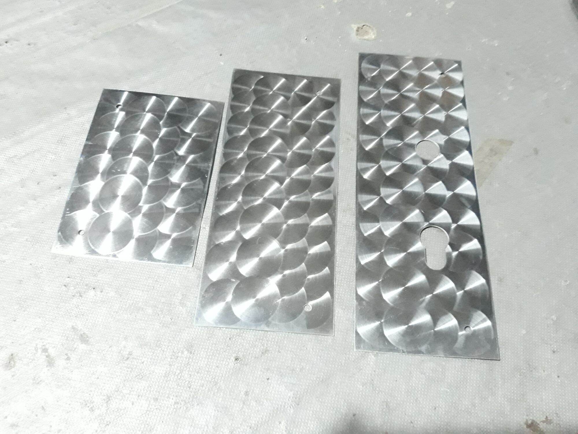 mặt nạ che ổ khóa cửa
