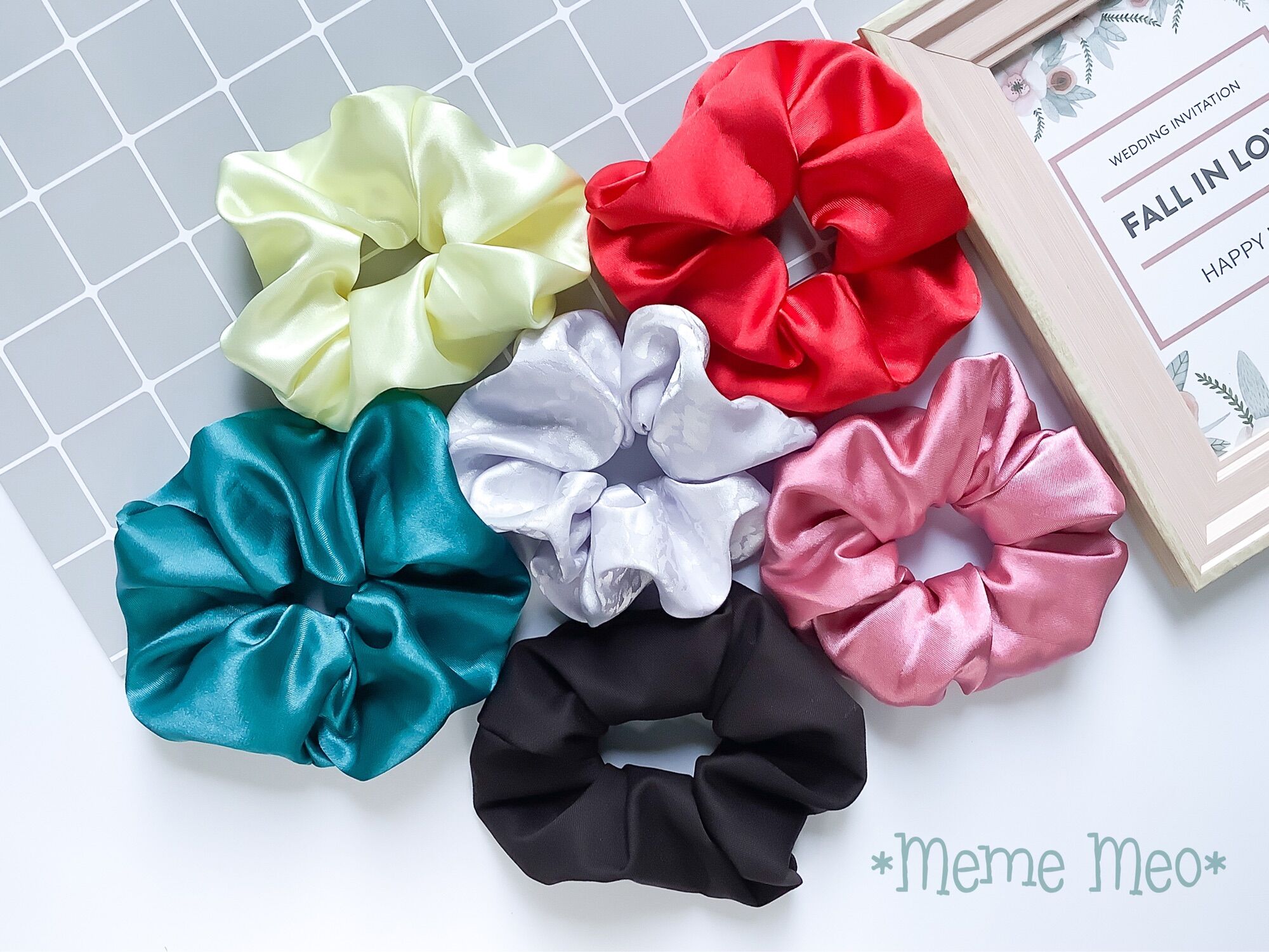 Scrunchies màu sắc, đồ cột tóc vải size trung