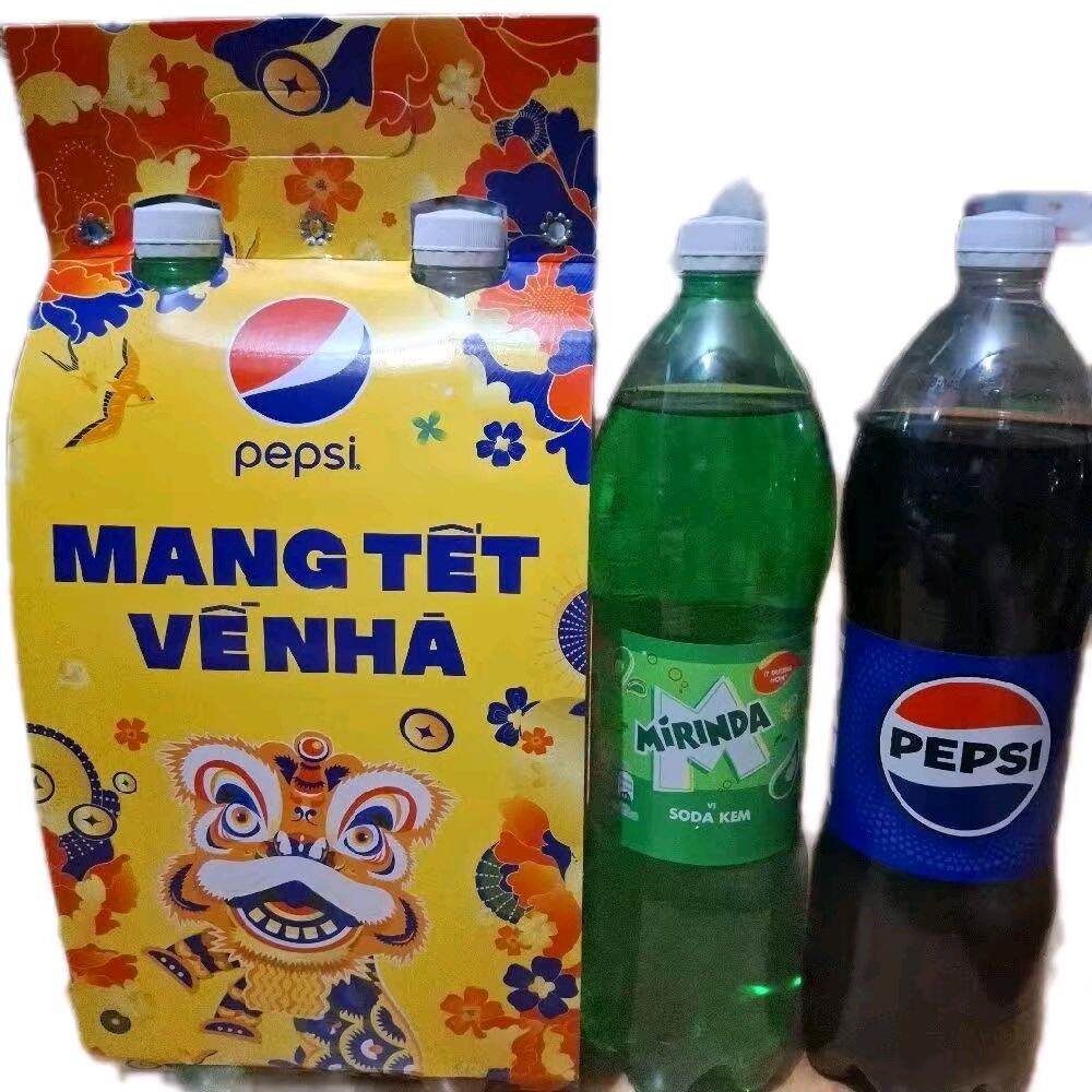 Combo of 2 Pairs of Tet Gifts: Thai Green Mirinda and Pepsi (Pair of 2 Bottles of 1500ml) Rich and Delicious as a Gift for Relatives during Tet.