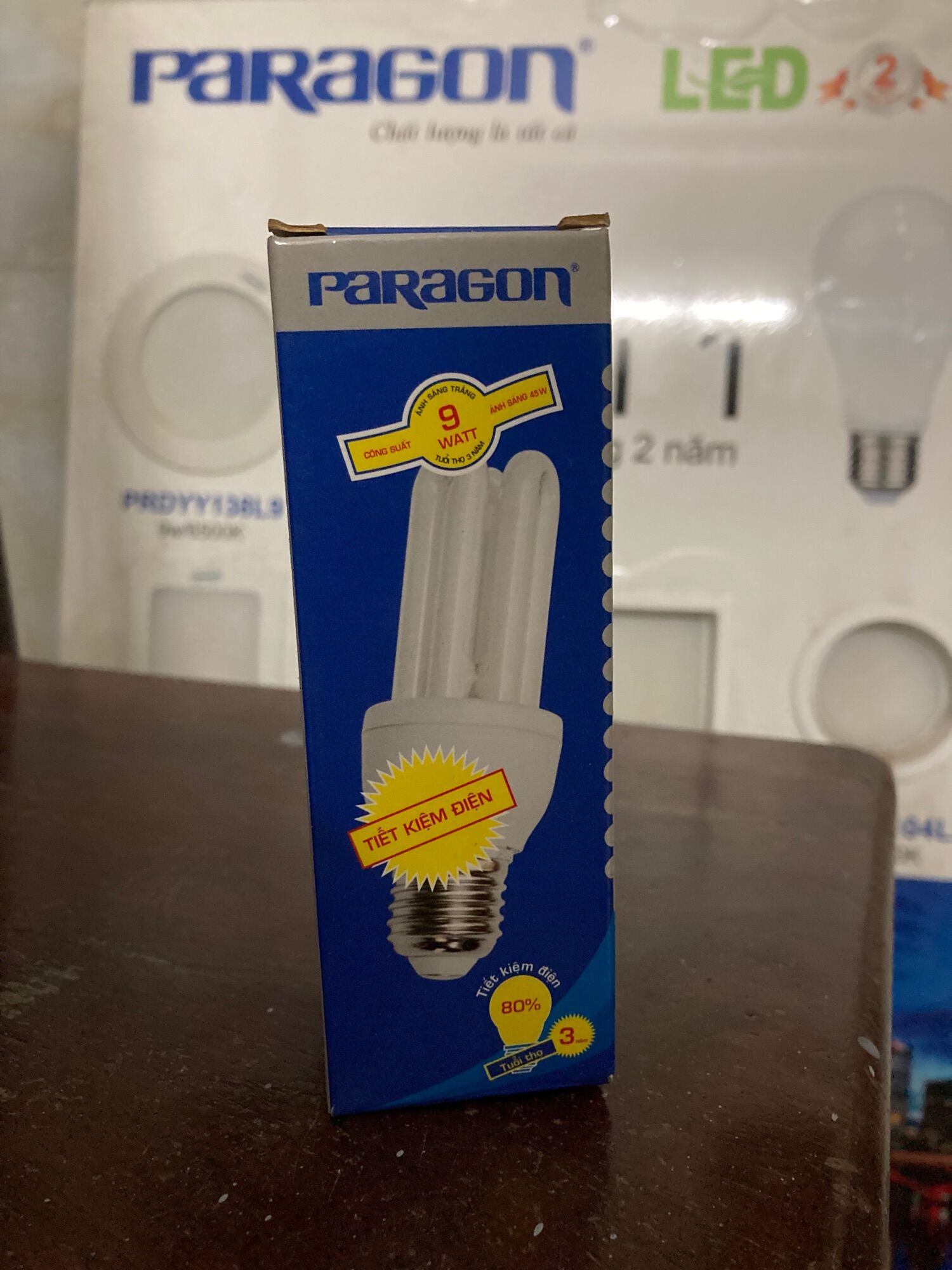 Bóng đèn compact paragon 9W