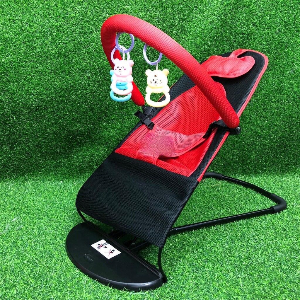 Ghế rung nhún kèm đồ chơi cho bé