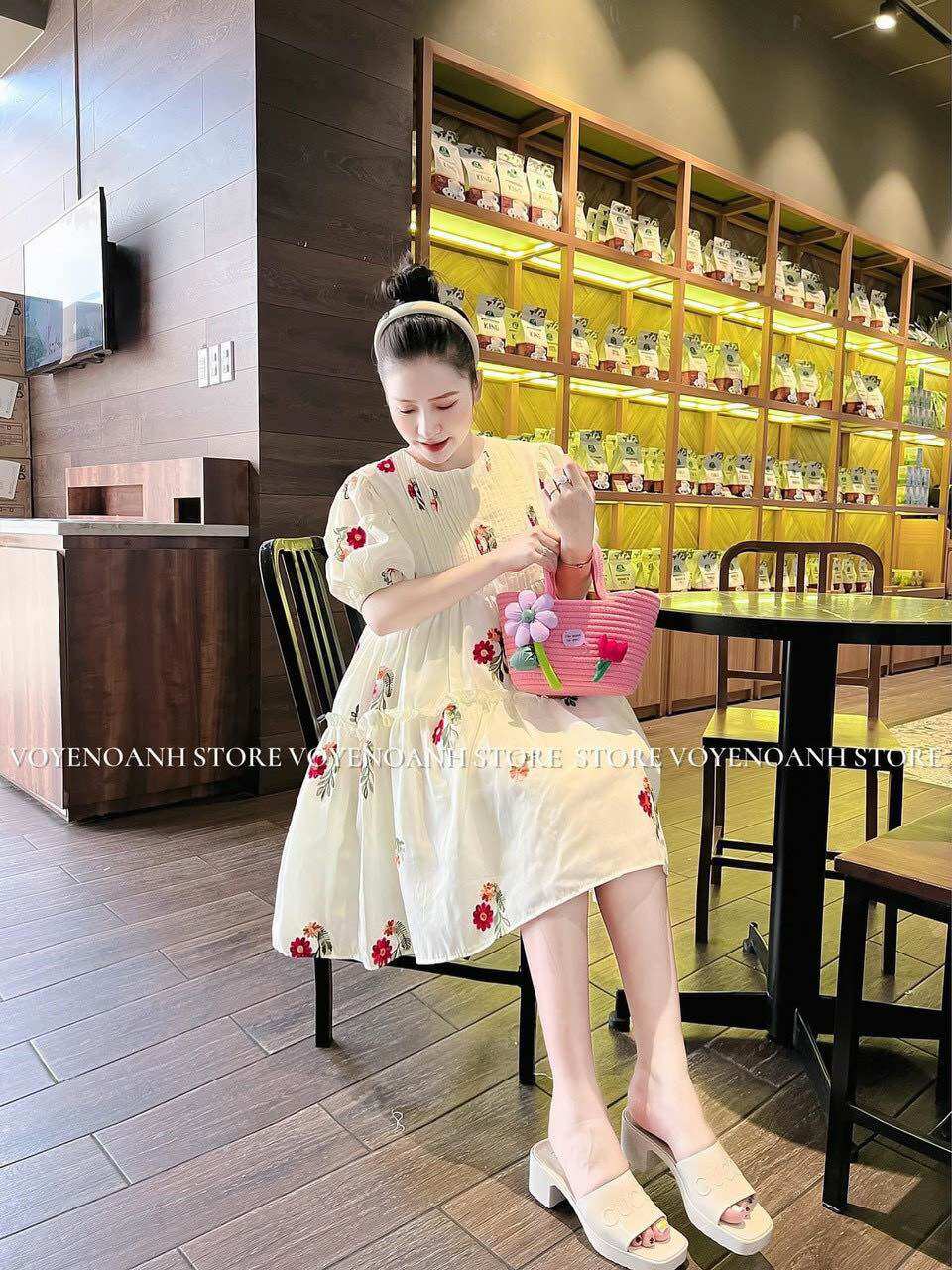 Hoàn tiền 15% - đầm babydoll kem hoa đỏ to bg