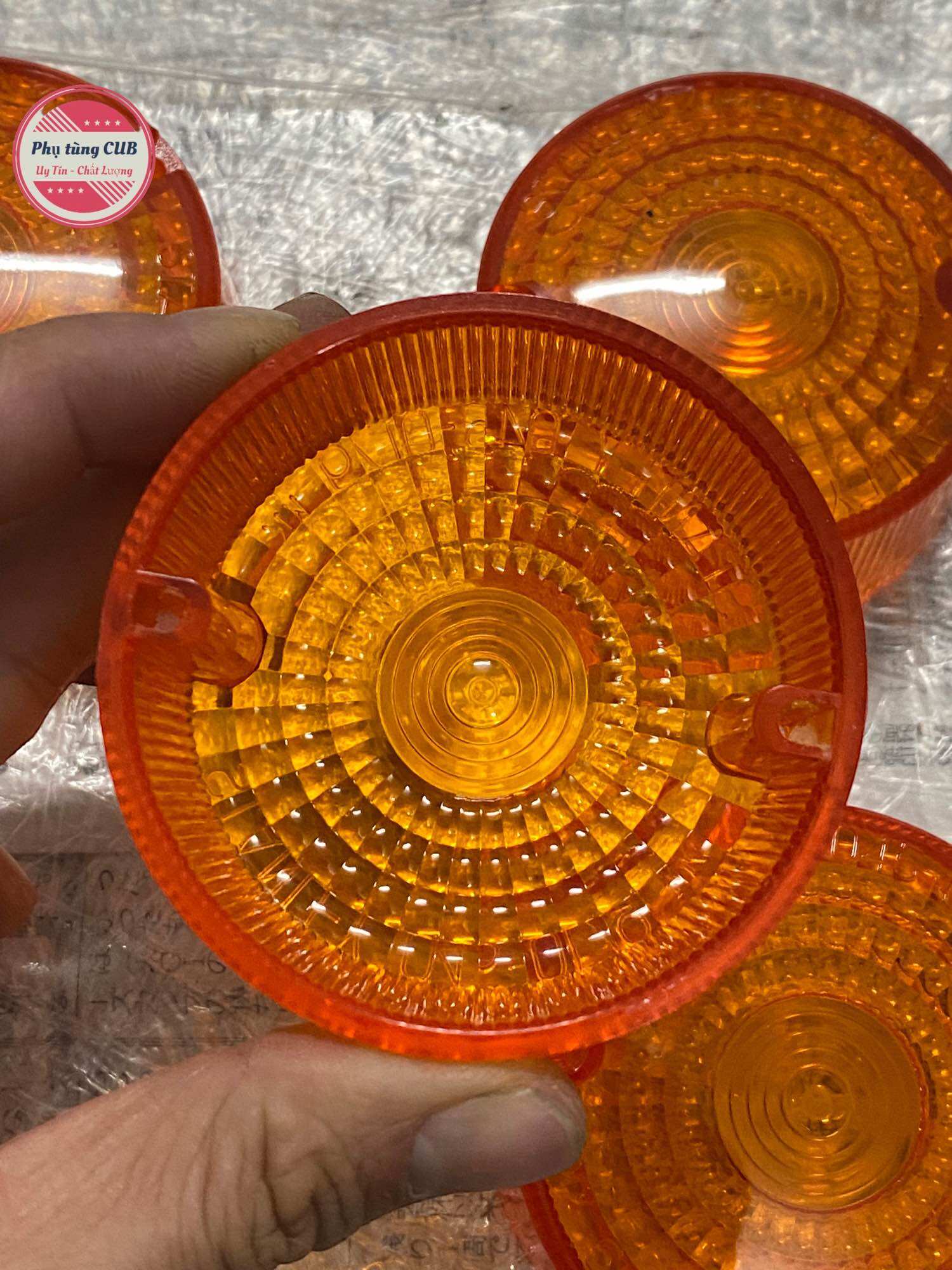 Nắp chụp xi nhan 81 hàng thái ( giá 1 chụp )
