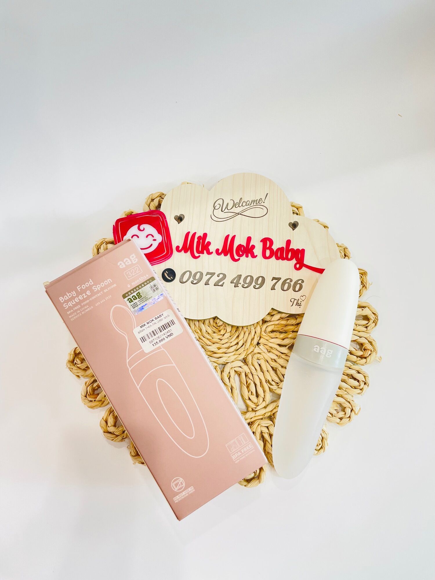 Bình thìa ăn dặm silicone AAG, bình thìa uống sữa là giải pháp hoàn hảo cho em bé vừa ăn vừa bế