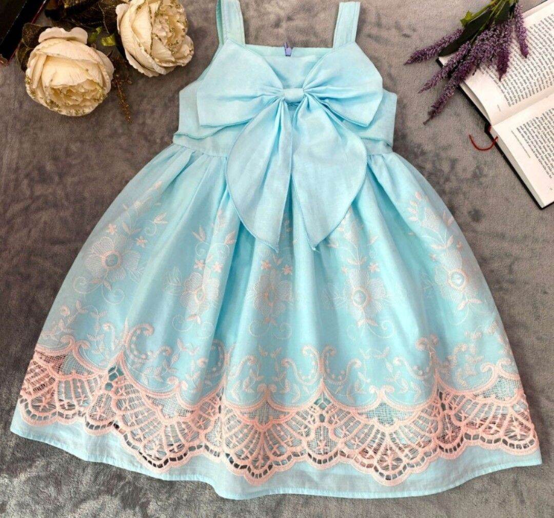 Đầm xanh công chúa bé gái