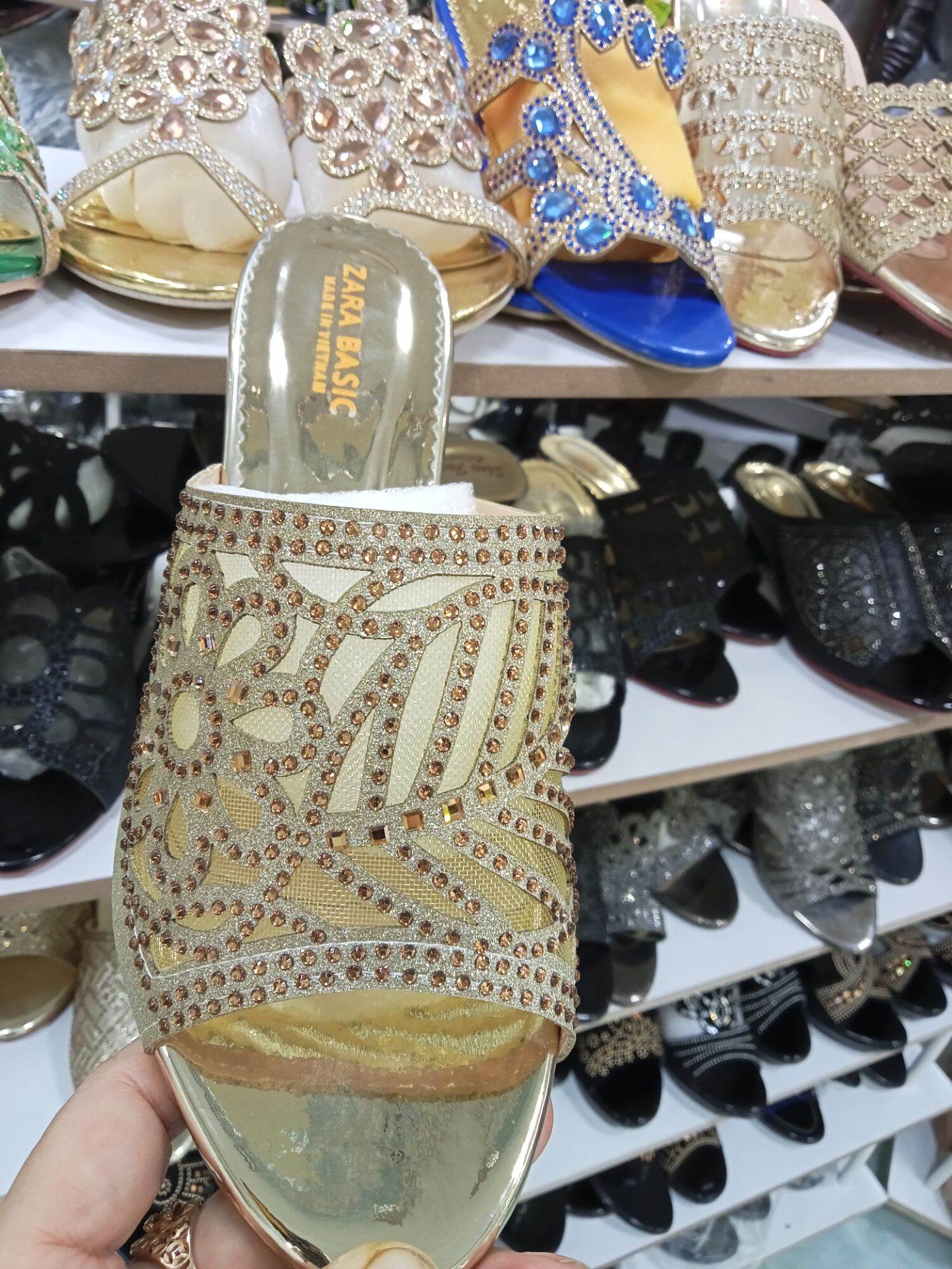 Guốc cao gót 3p và 5p .có size từ 36 đến 43