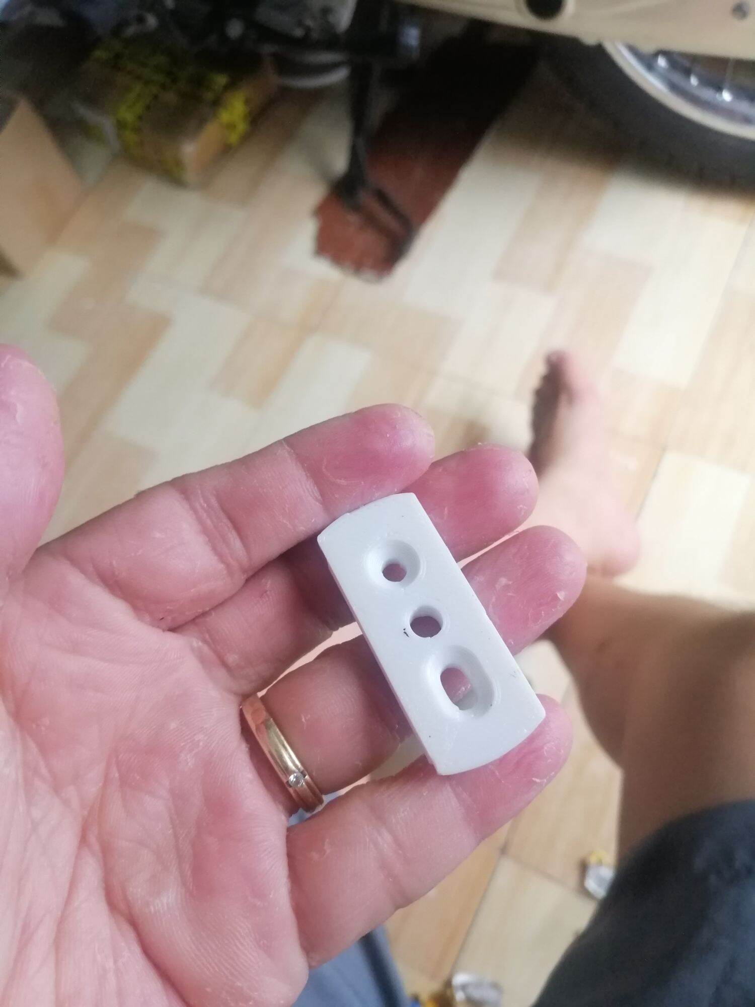 Chân đế camera wifi imou. kbone