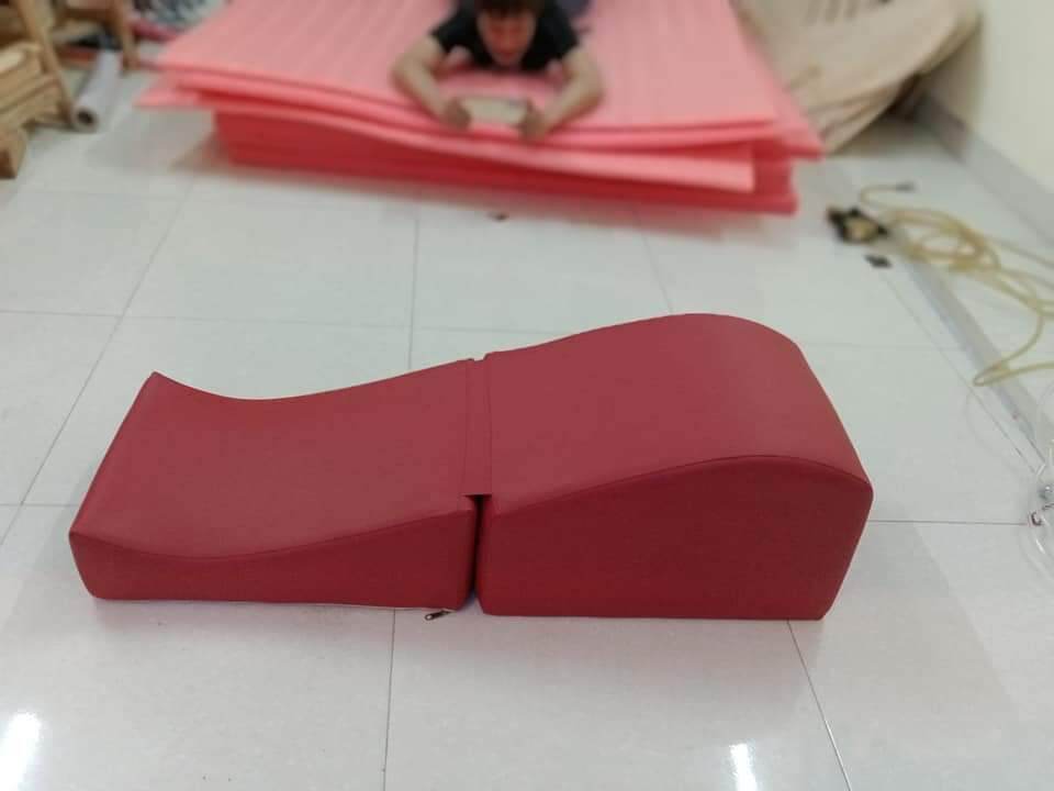 Ghế sofa tình yêu gấp hình cái đôn