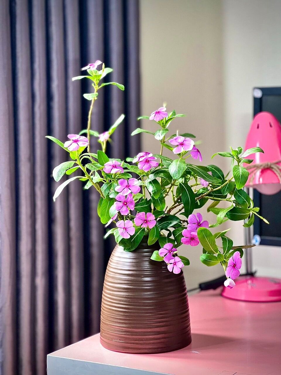Bình cắm hoa- decor dáng chuông mini. Gốm sứ Bát Tràng.