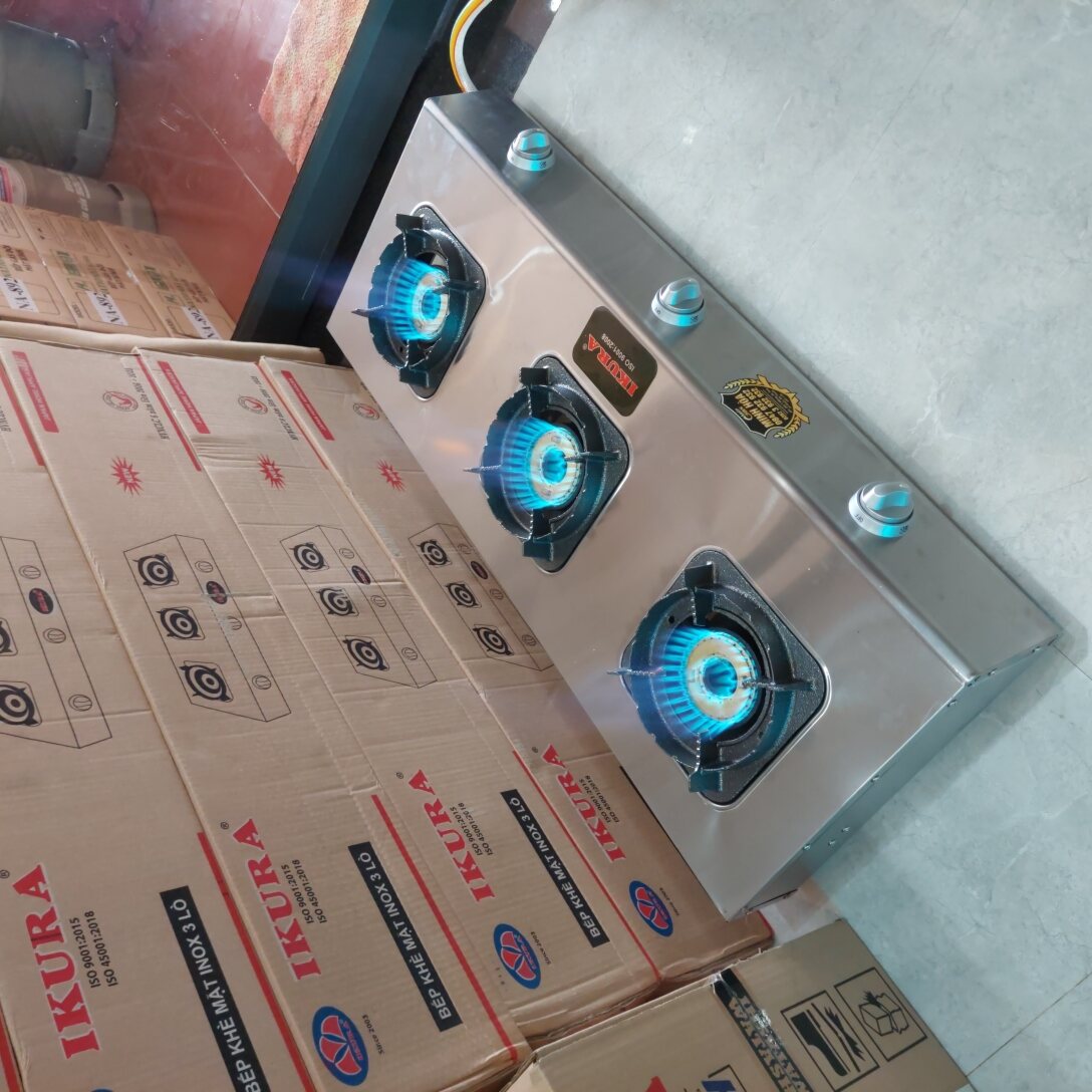 Bếp gas khè 3 lò IKURA cao cấp , sài van dây khè chuyên bò né mỳ cay