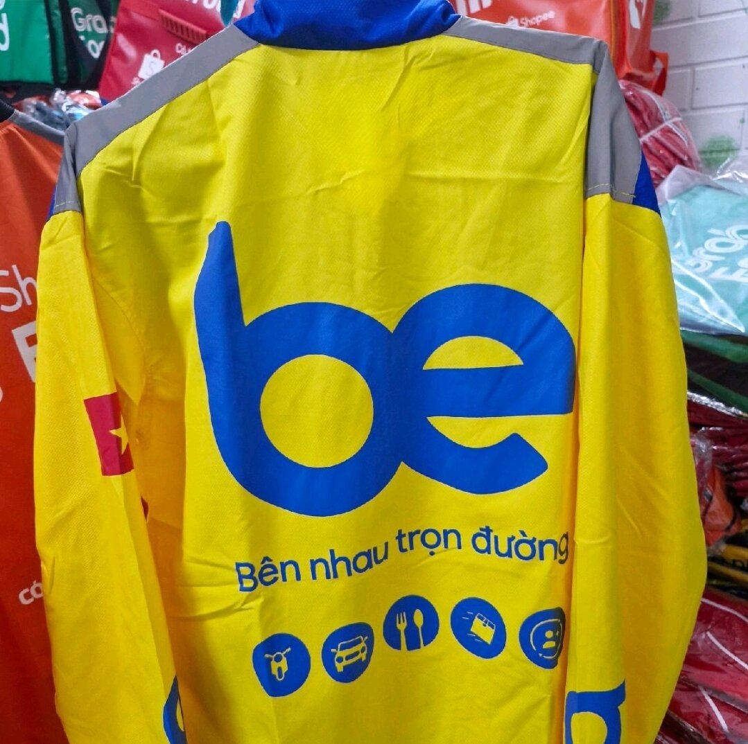 Áo khoác dù Bee bên nhau trọn đường mẫu mới nhất
