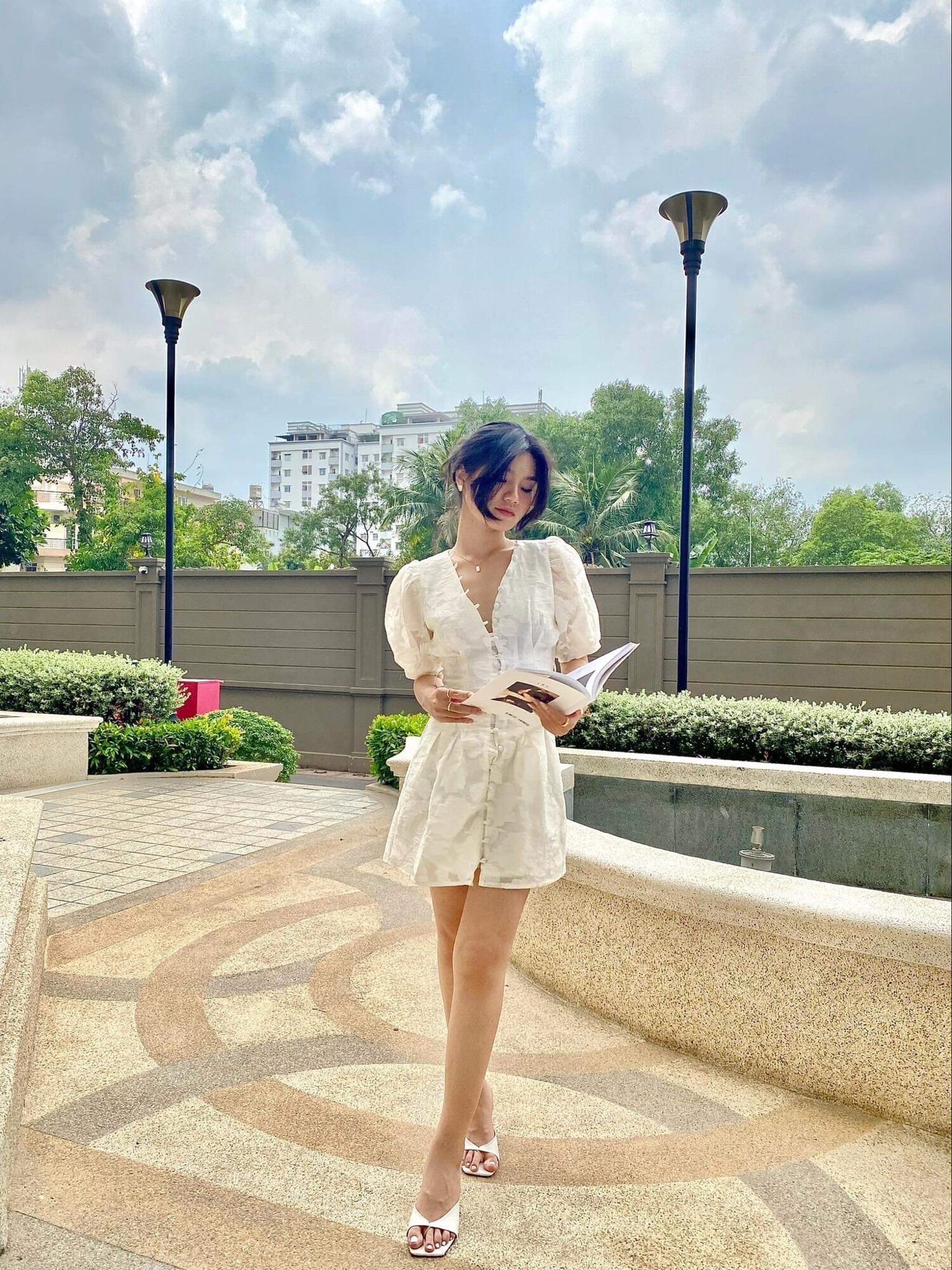 Đầm tay phồng 19 nút - D177