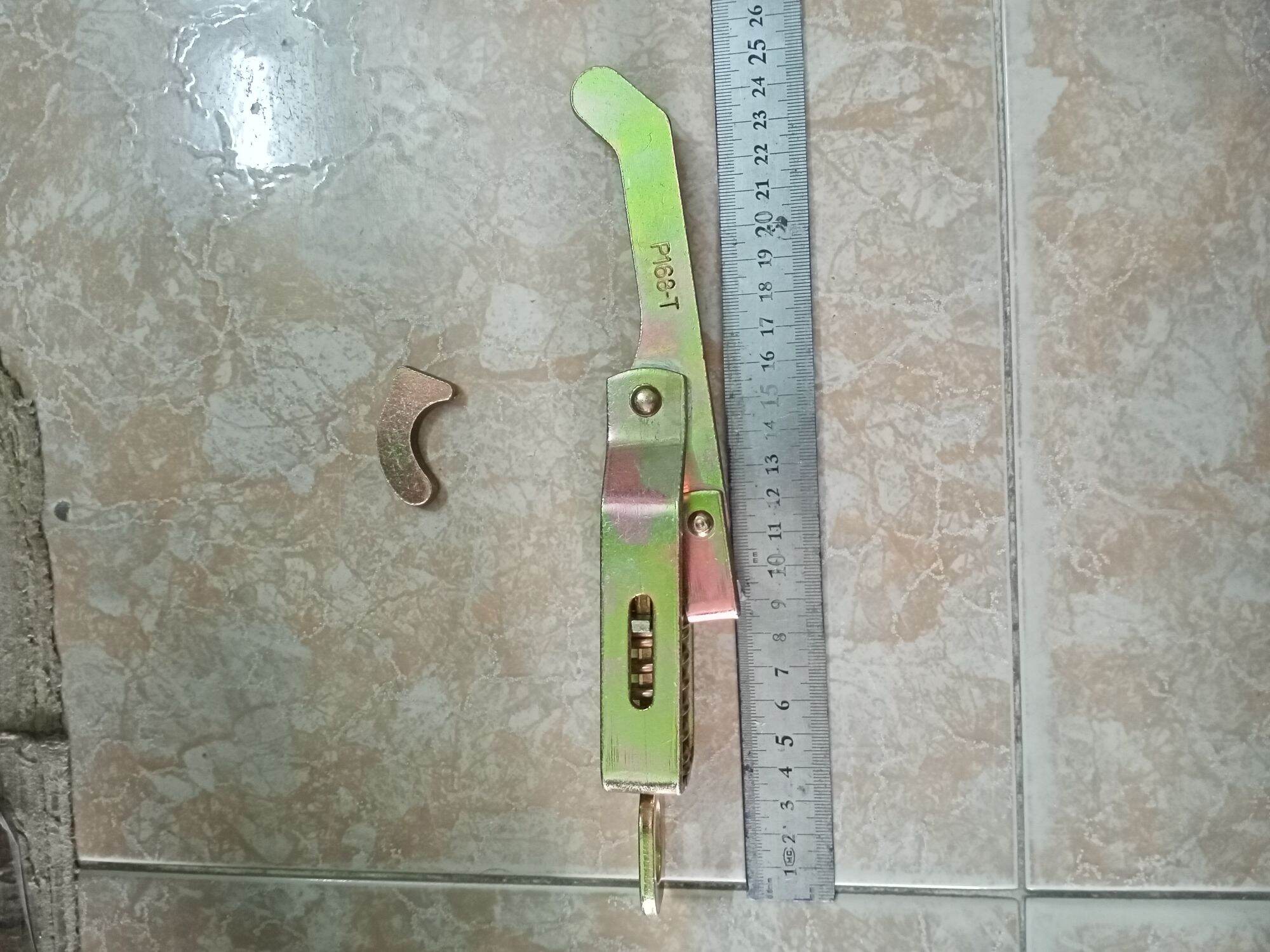khoá tôm bửng xe trung