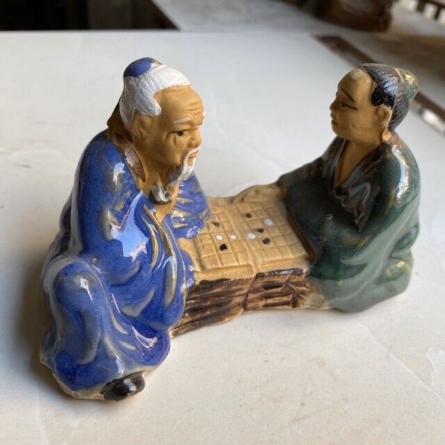 tượng ông lão đánh cờ