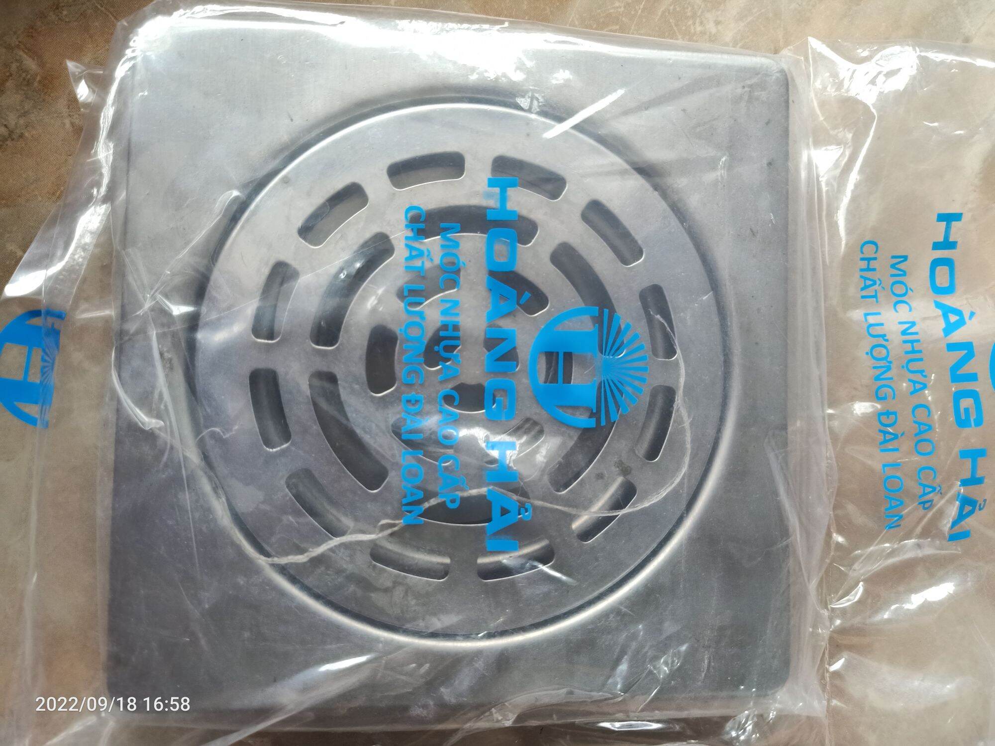 Lọc rác thoát sàn inox đế phi 90 khổ 15×15