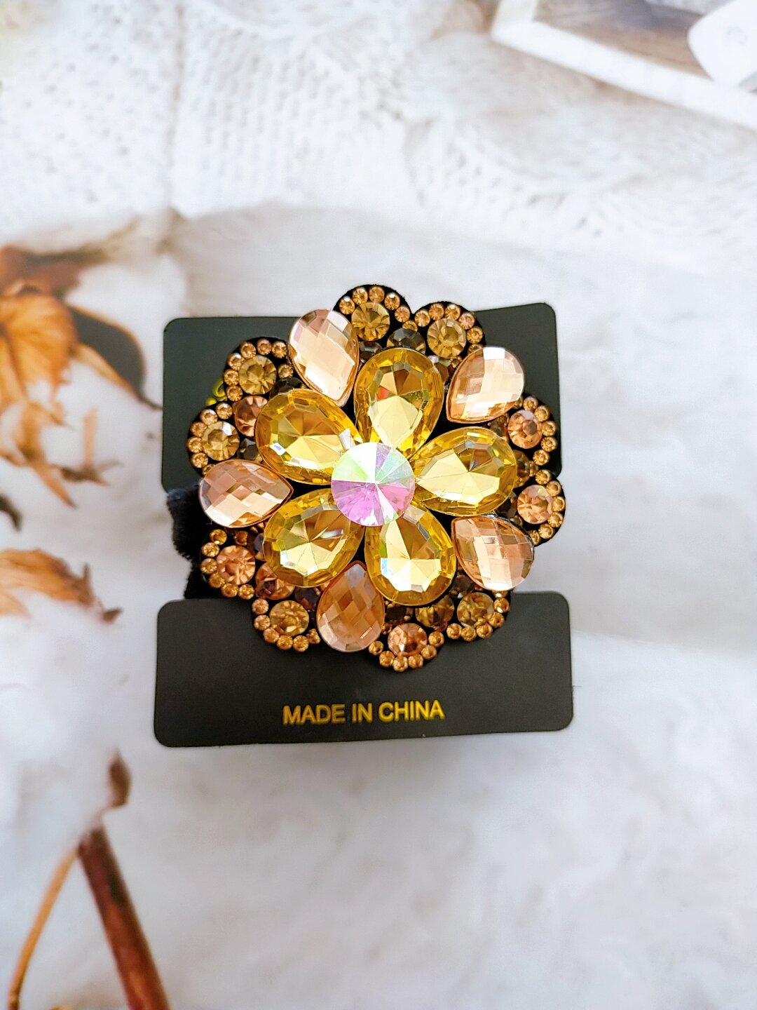 Cột tóc nhung đính đá sang trọng