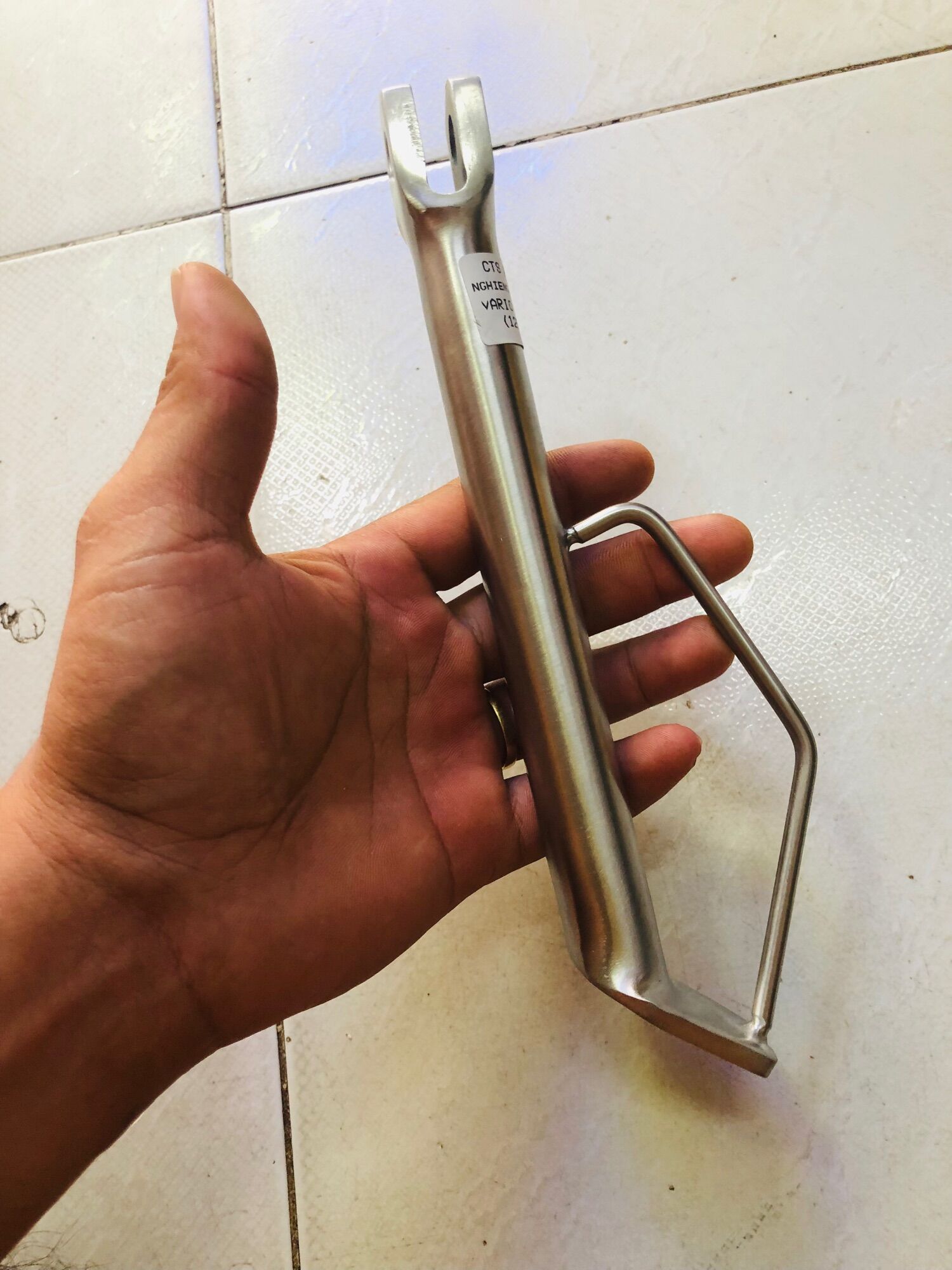 Chân chống vario 125-150 salaya kèm lò xo salaya