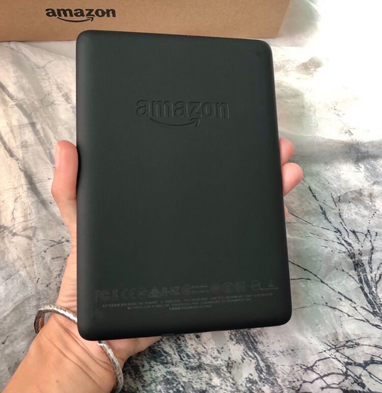 Máy đọc sách Kindle Ppw3, 4GB, new 98%, 99%( đen- trắng)