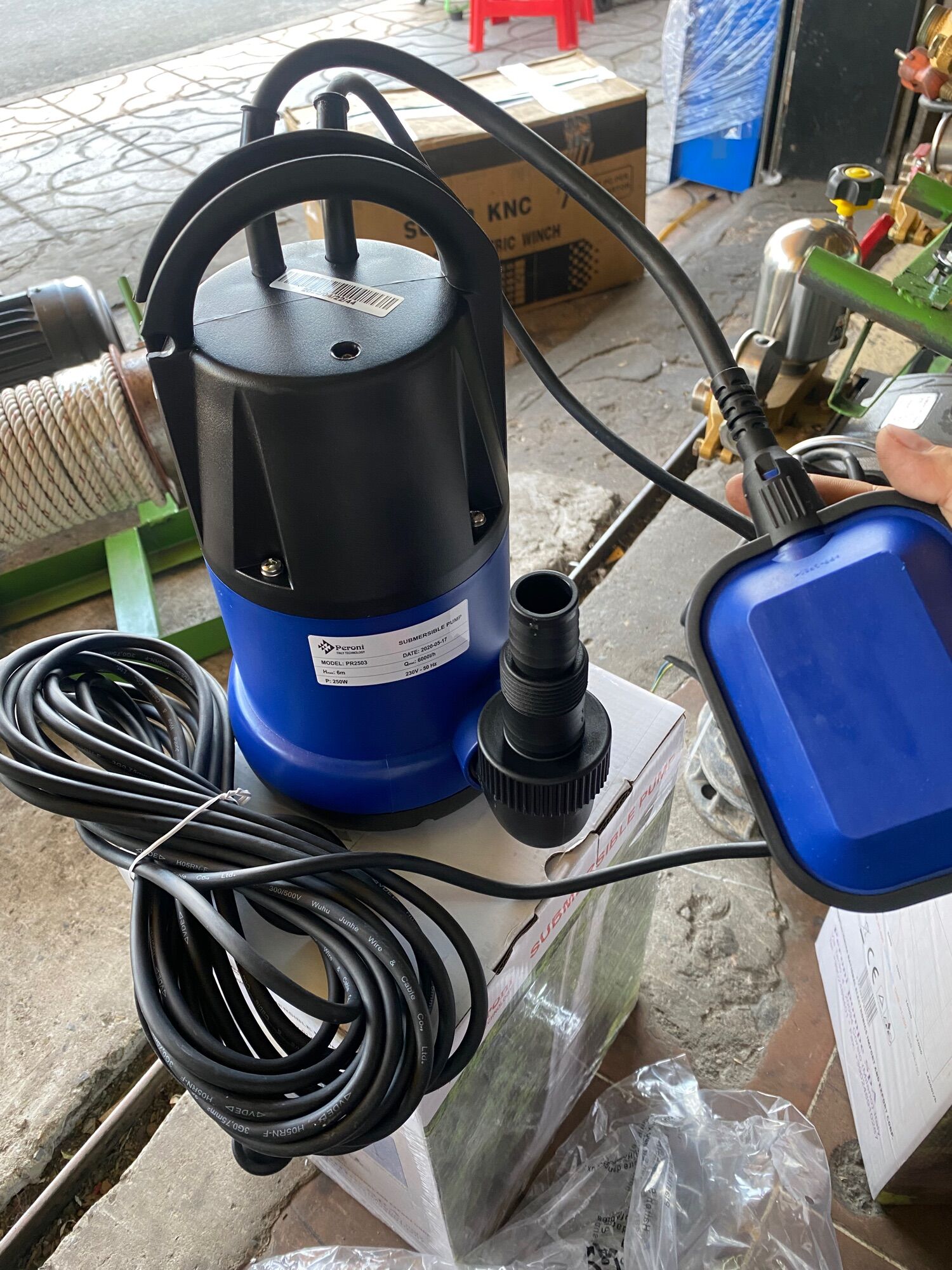 Bơm chìm, bơm thả dưới nước mini nhỏ gọn