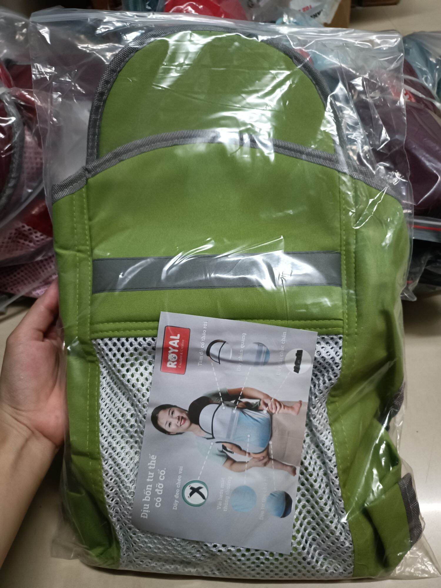 Địu em bé 4 tư thế có đỡ cổ đa năng gọn nhẹ dây phản quang an toàn - Đai địu bé đi xe máy Royal