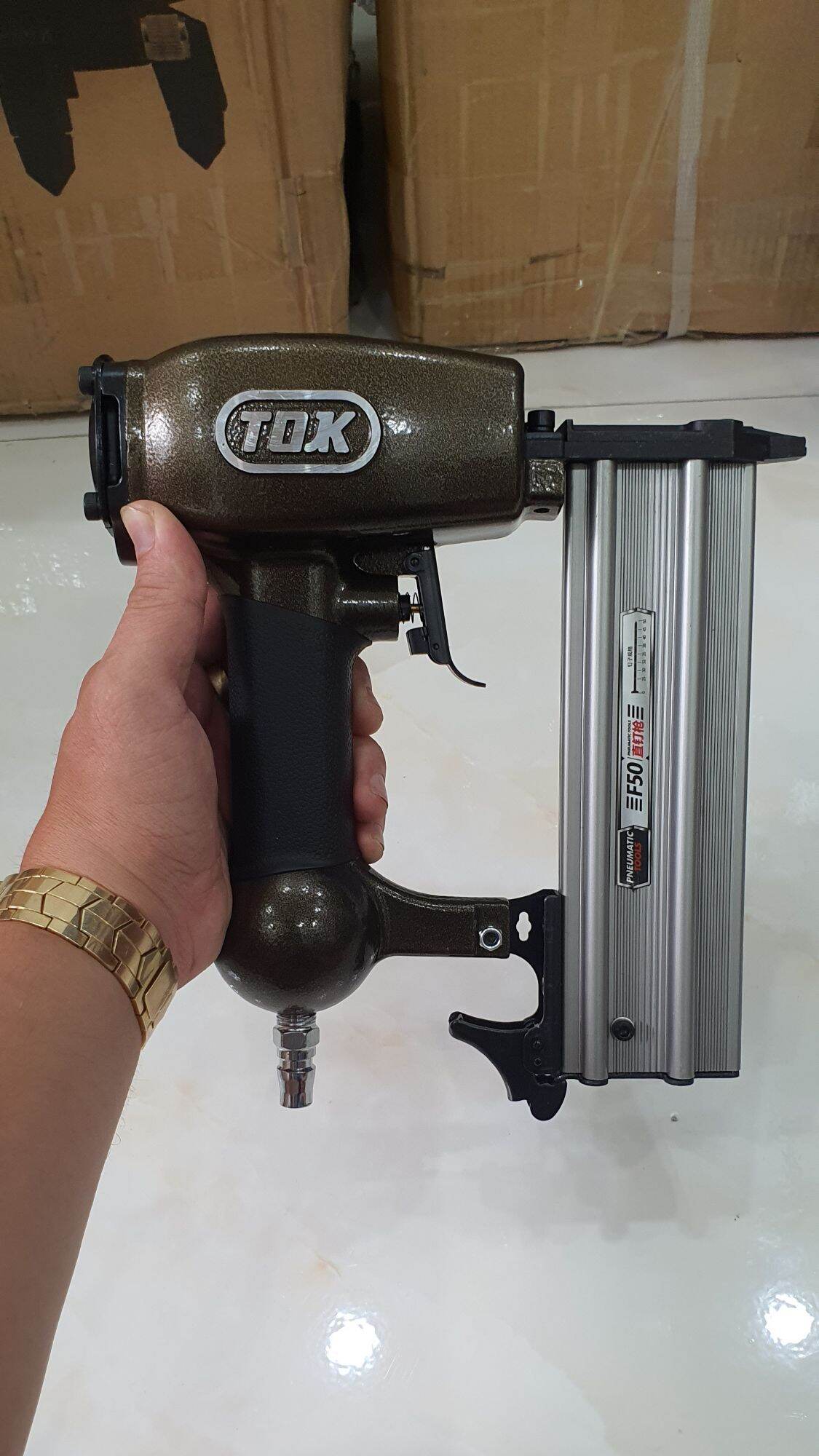 Súng Bắn Đinh TOK F50 ( Gỗ)