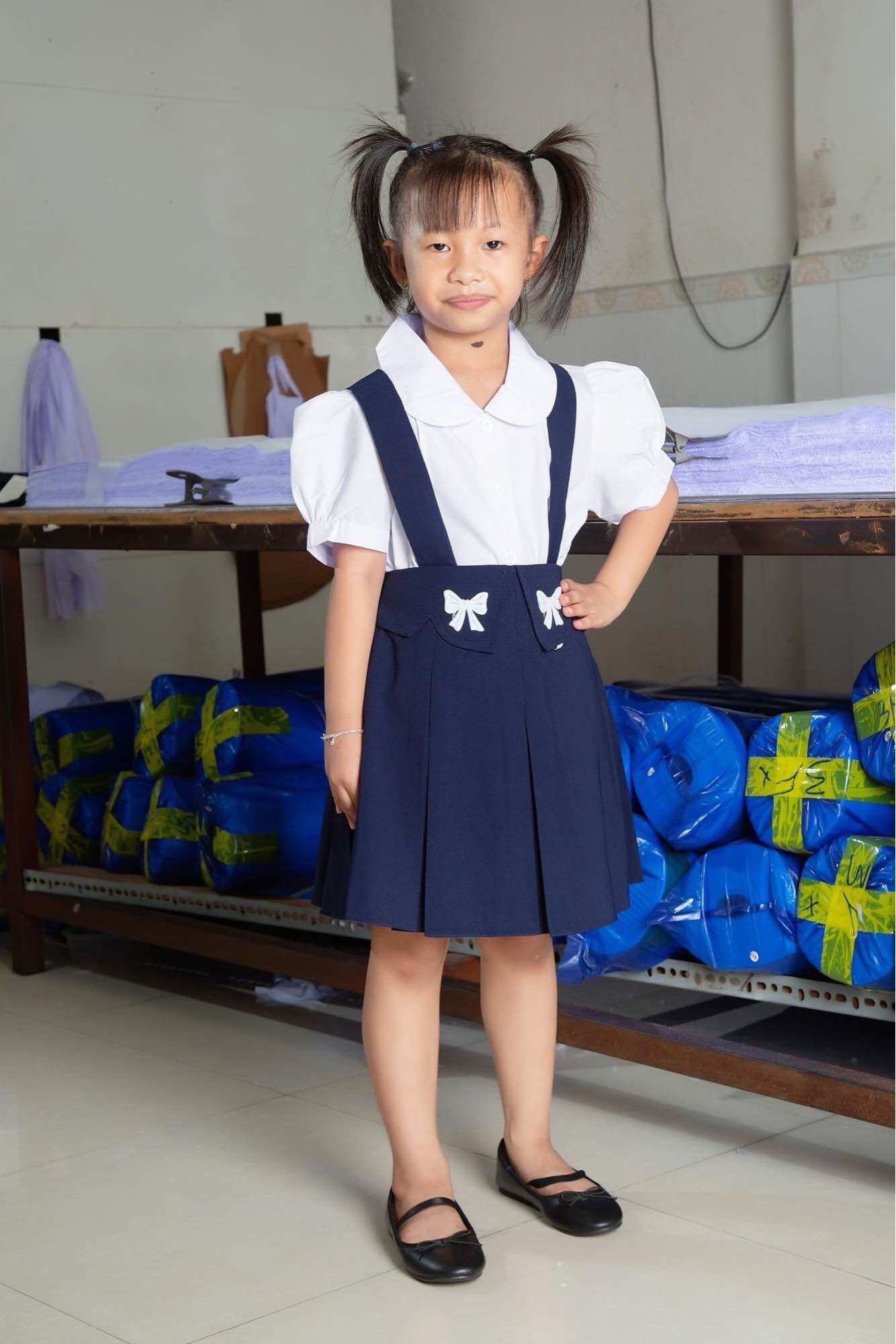 VÁY YẾM HỌC SINH, CHÂN VÁY CÓ DÂY KIỂU NƠ