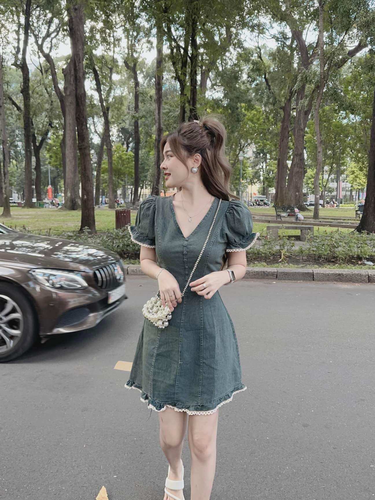 Váy đầm jean viền ren