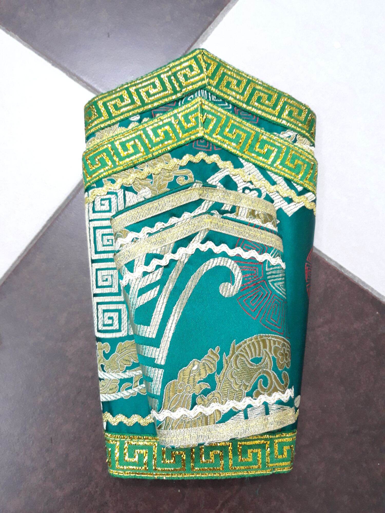 Bao chân và bao tay gấm