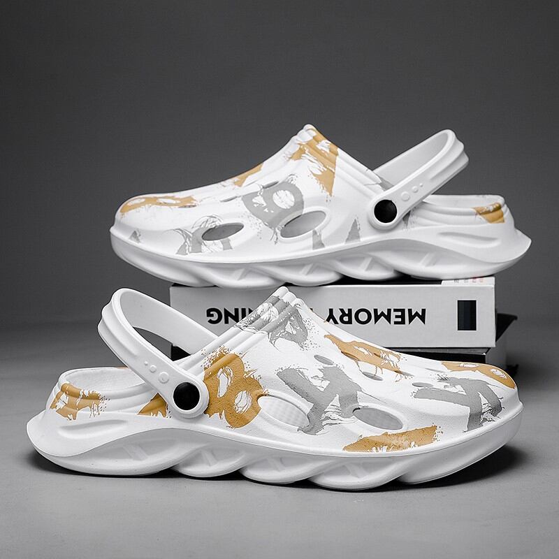 Sandals Men's Summer Breathable 2021new Lightweight Soft Sole Closed Toe Hole Shoes Casual Slippers Dual-Use Beach Shoes