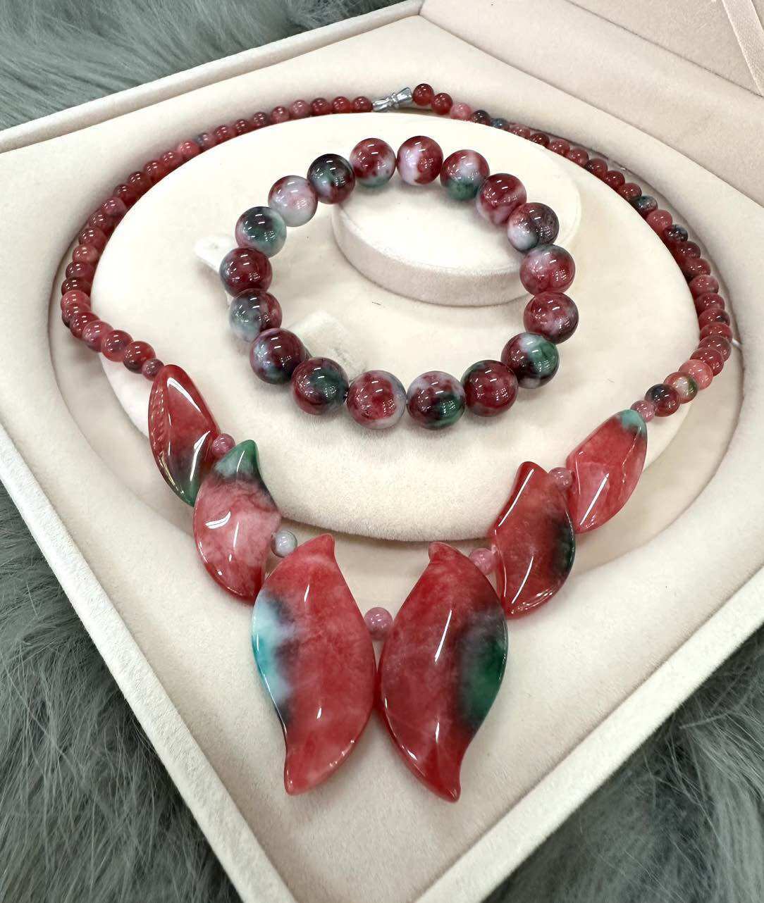 Bộ vòng đá ruby phi gồm vòng cổ và vòng tay bao xinh