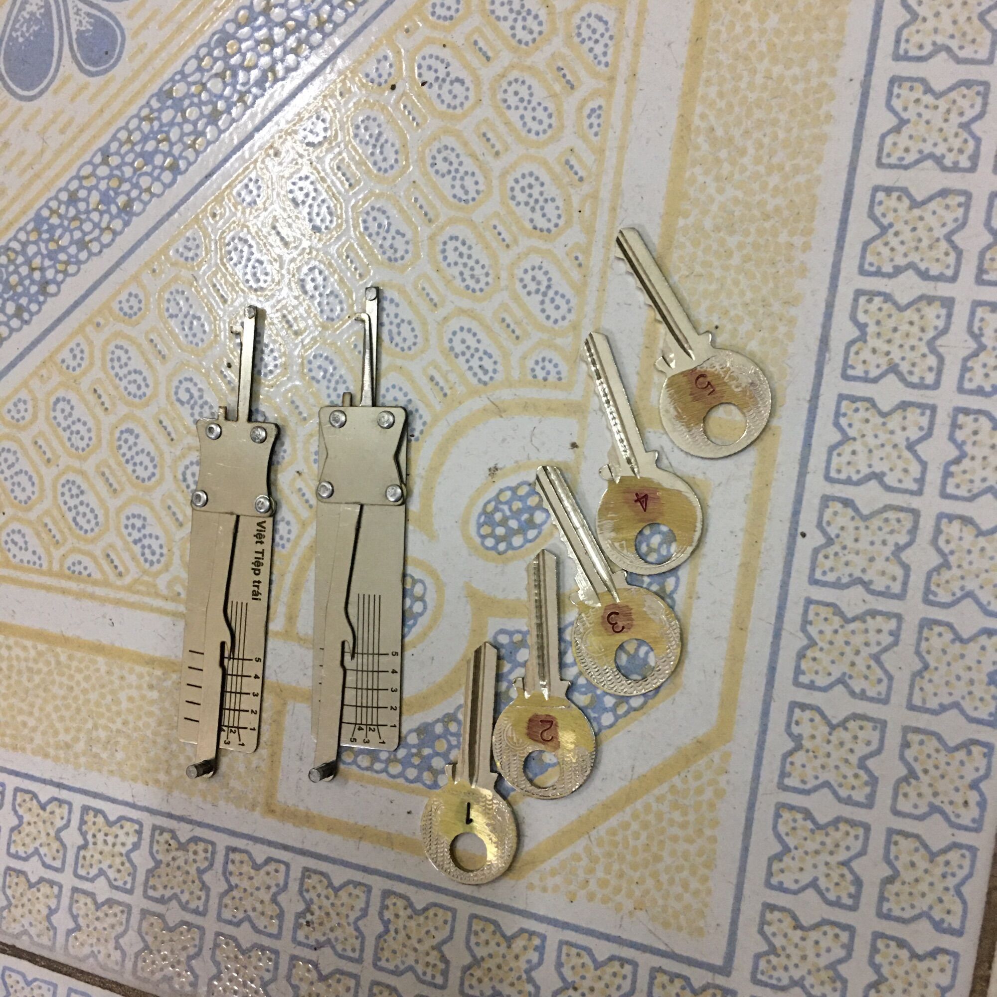 2 cây đo bi khoá V tiệp c8-c10