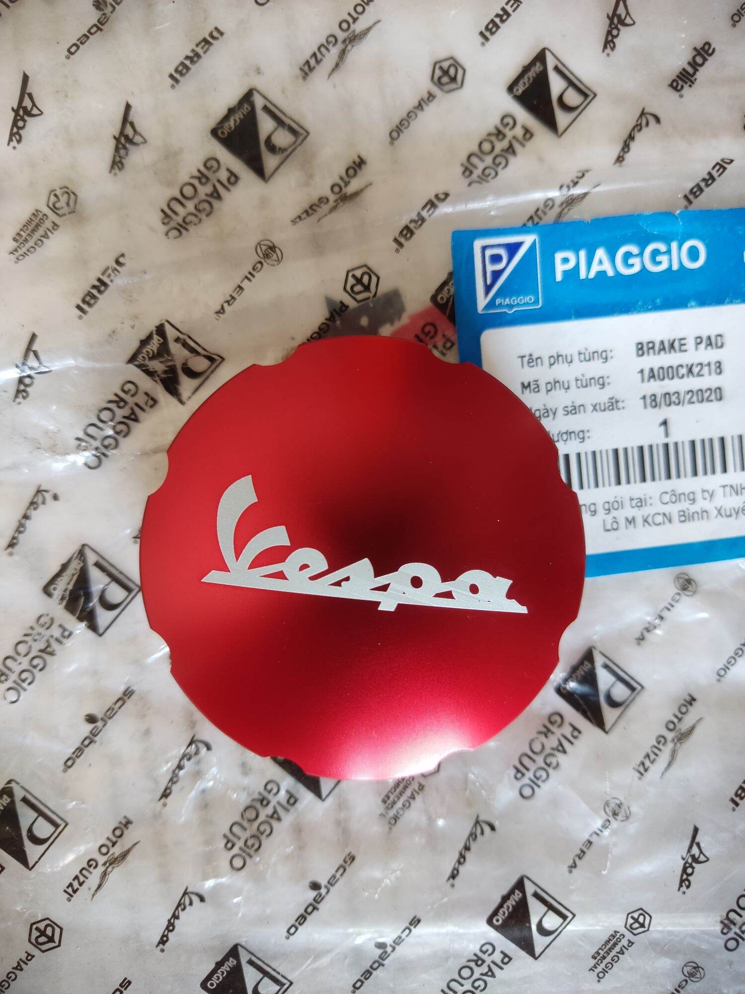 nắp đậy bình xăng vespa