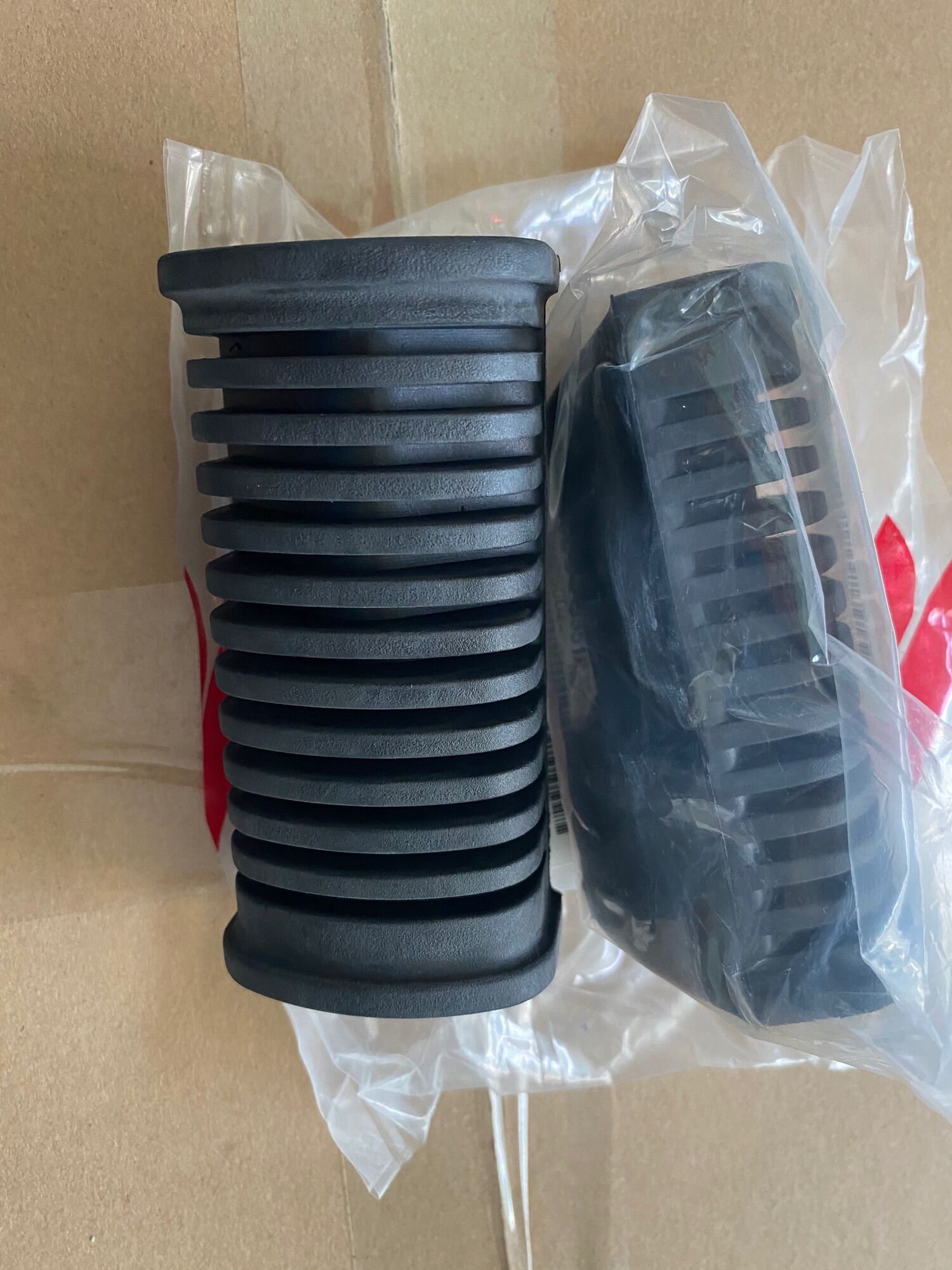 Cao su gác chân trước dòng xe raider xăng cơ vs Fx 125