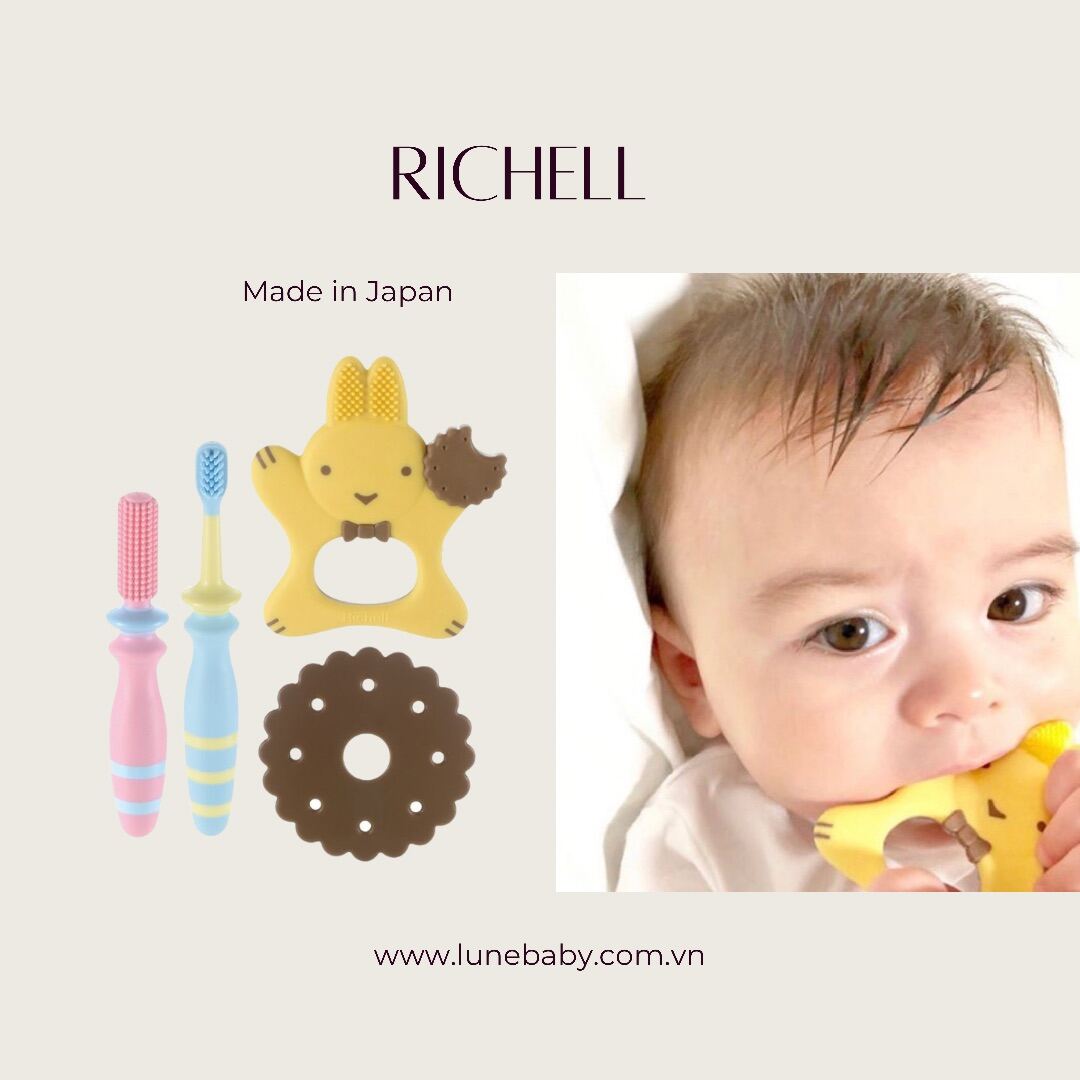 Richell - Set gặm nướu và bàn chải đánh răng cho bé