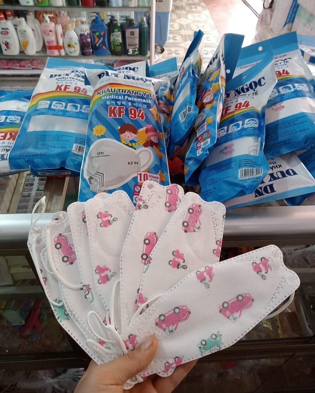 Khẩu trang 4D trẻ em chính hãng 1 bịch 10 chiếc
