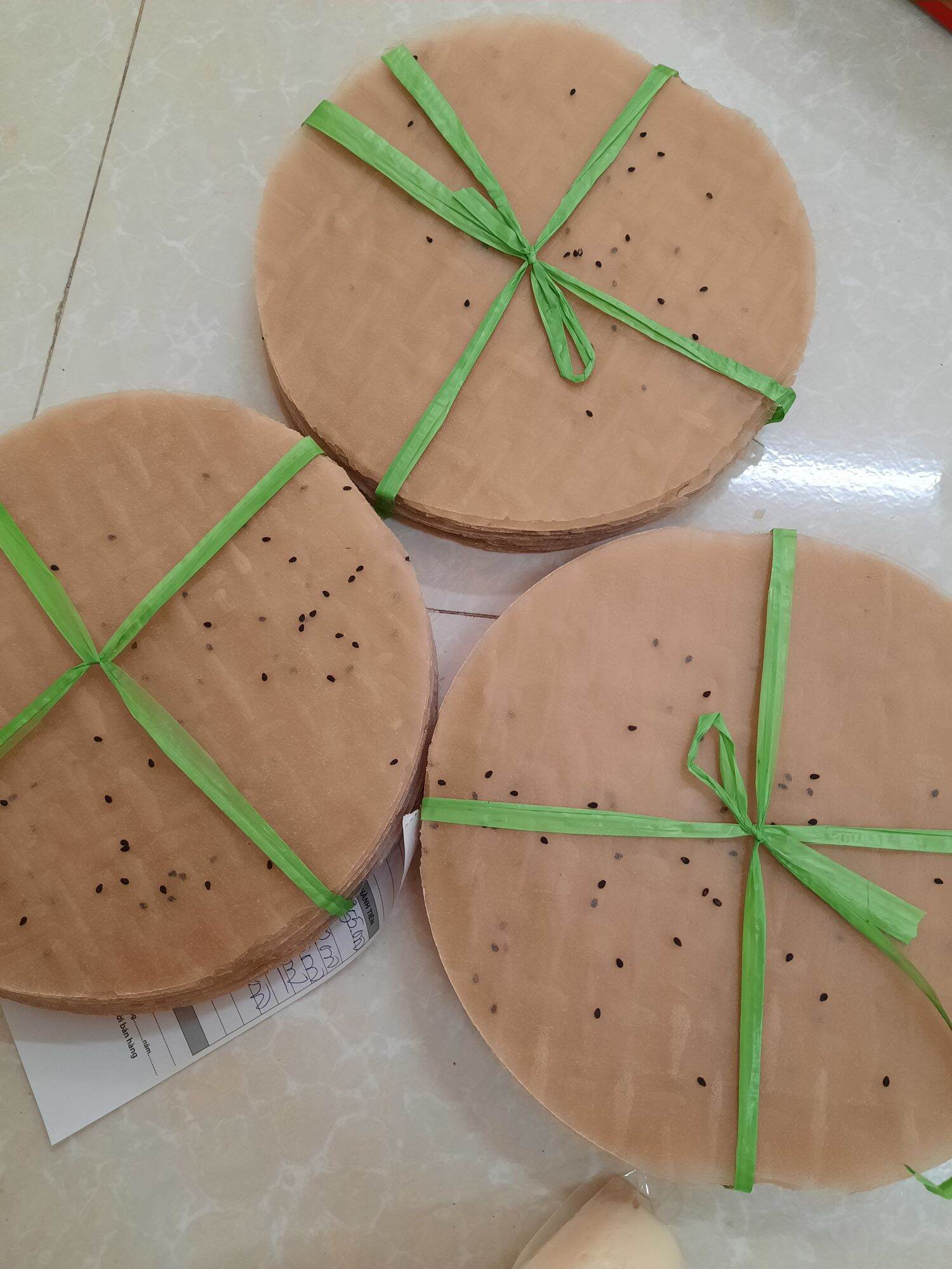 1 xấp bánh tráng nướng Đà Lạt