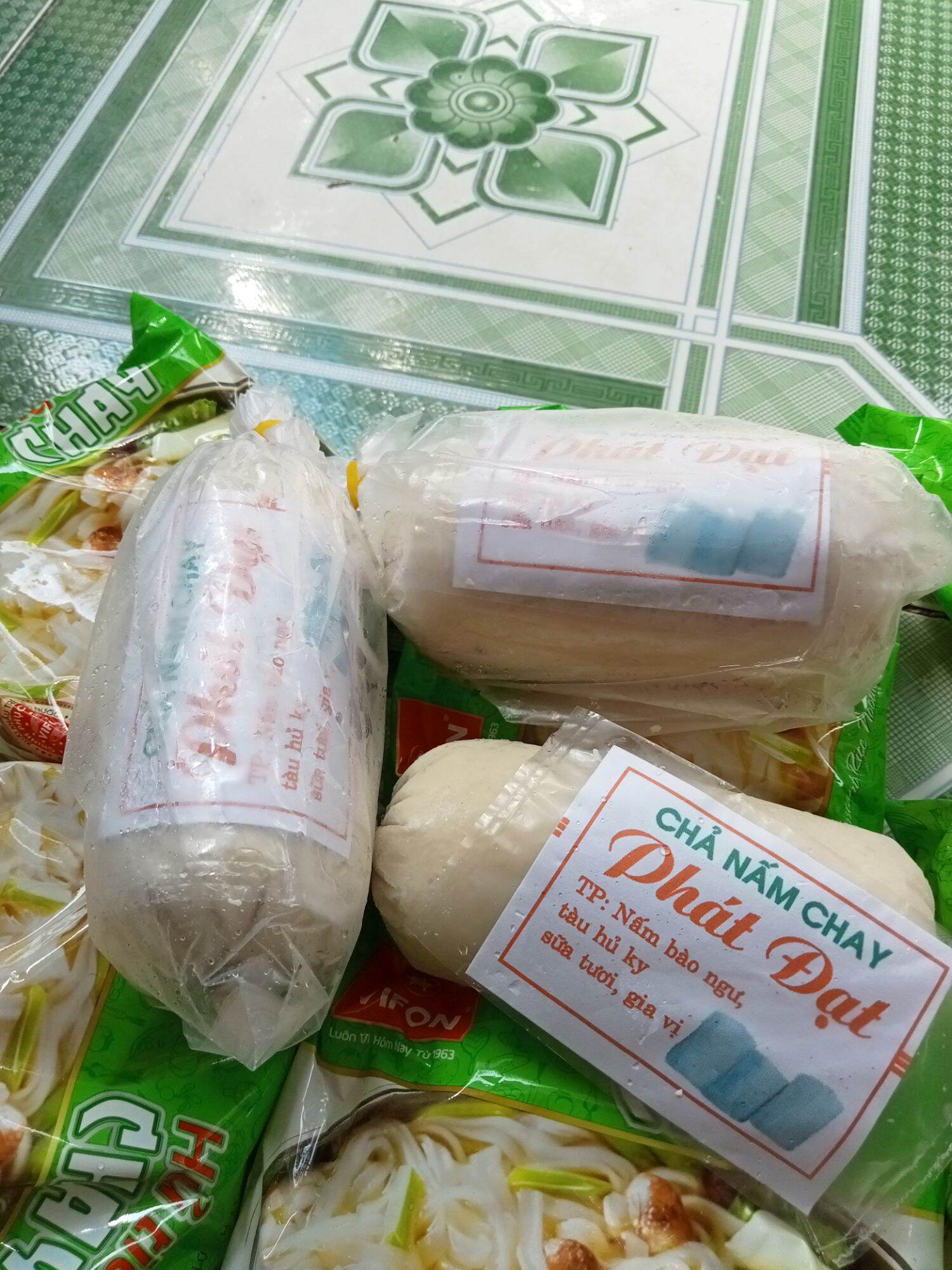 2 CÂY CHẢ NẤM CHAY 200GR