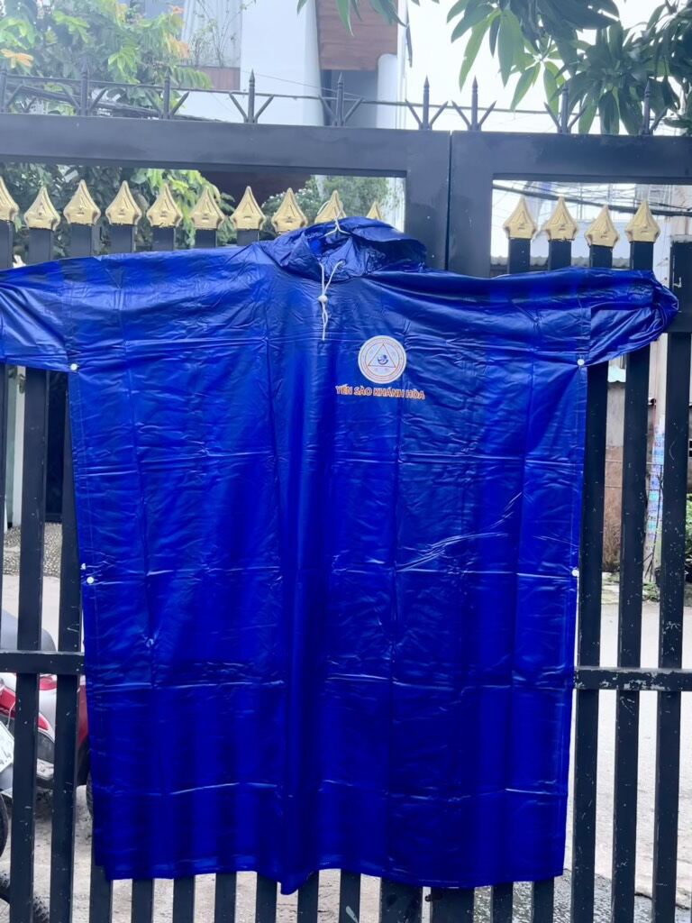 Áo mưa cánh dơi