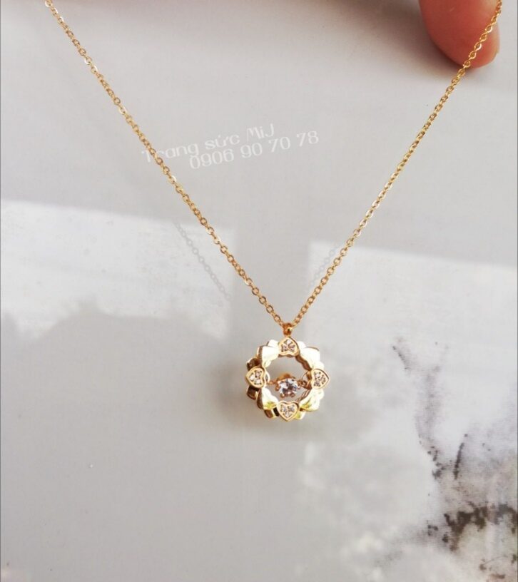 Elegant and Luxury Titan Flower Pendant Necklace