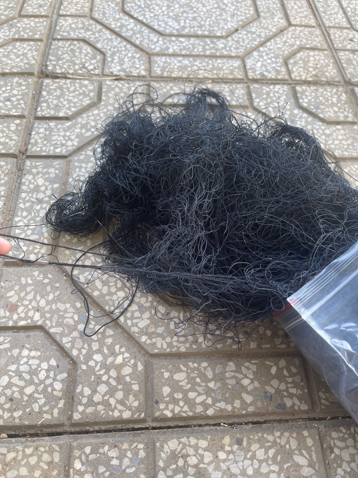 lưới dù thái bẫy gà rừng chống rối hiệu quả nhất dài 50m / chiều cao 3.2m.Nhuộm màu cỏ khô tàng hình, đi viền cước,bấm chì,thắt chông xô đầy đủ,mắt 12 phân.